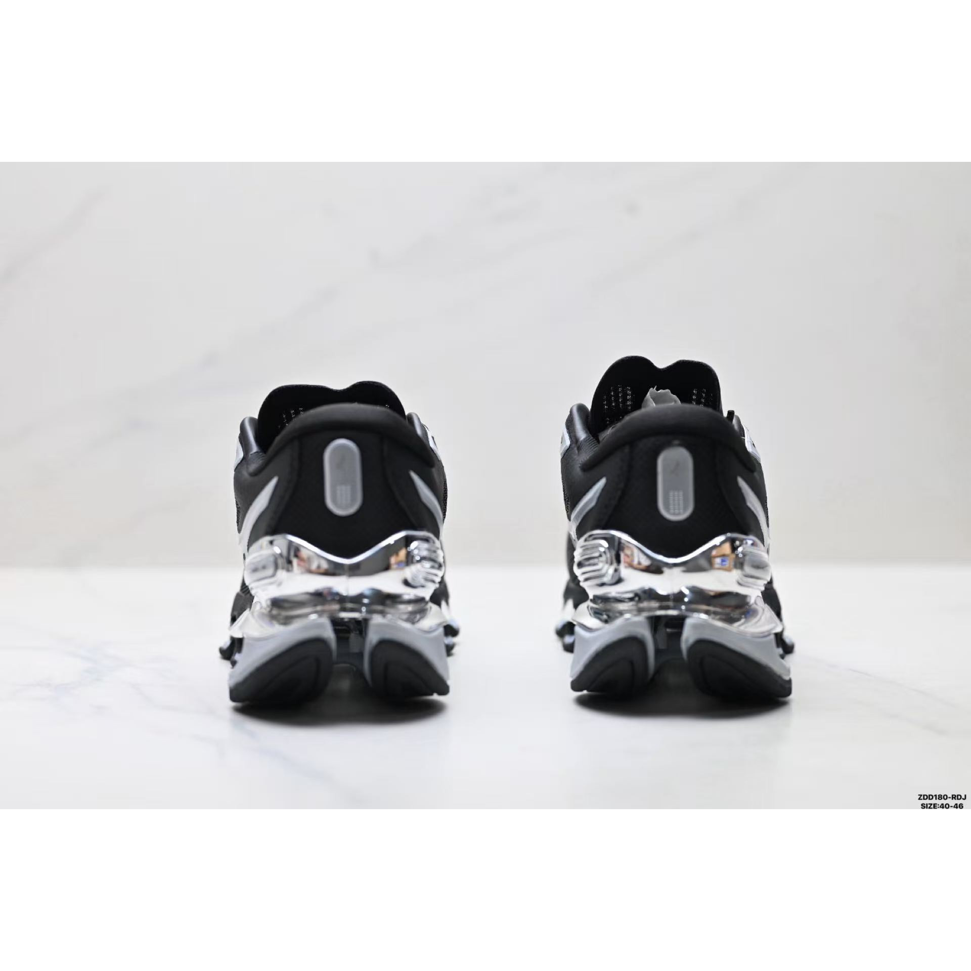 <p>Mizuno 生活休闲鞋(黑)</p>