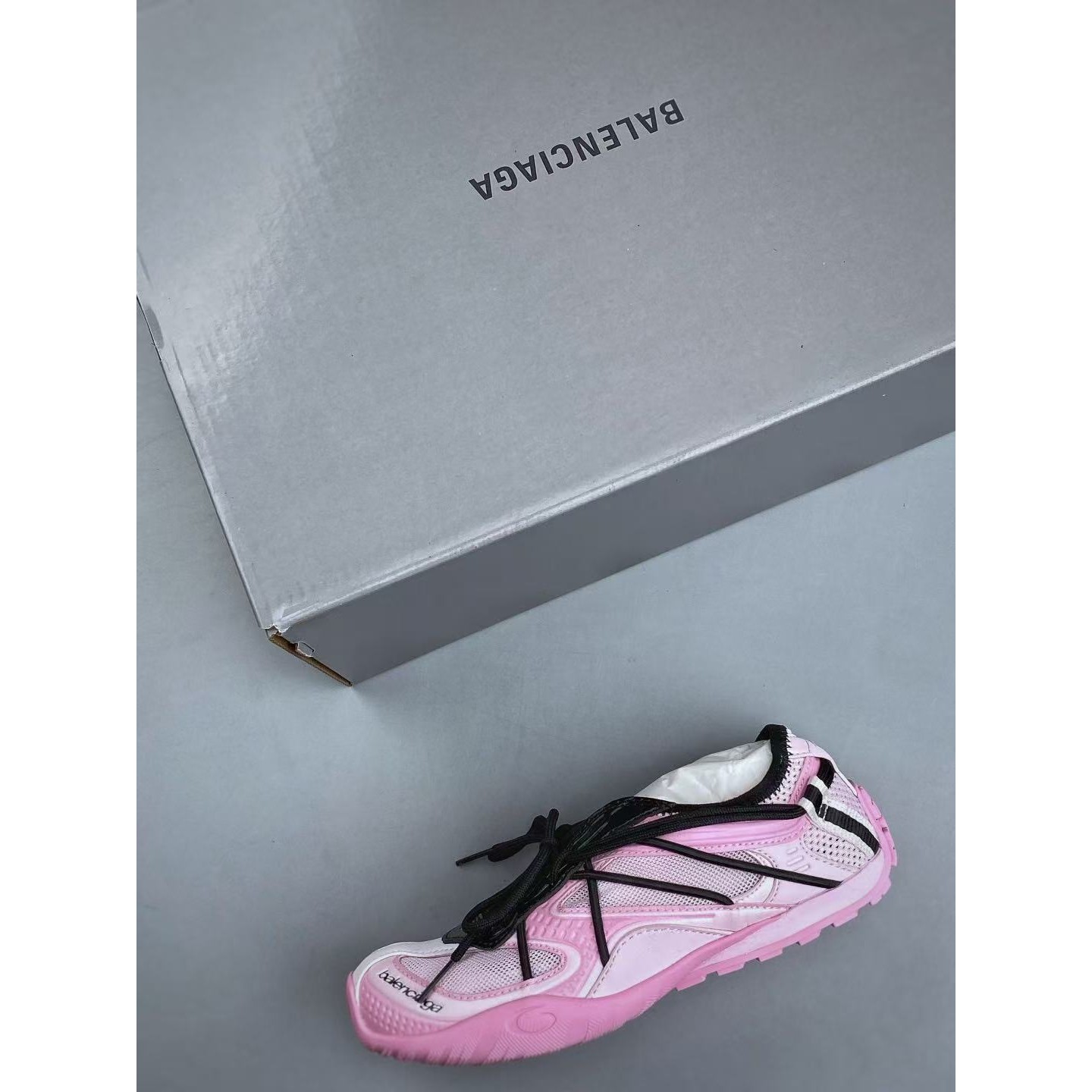 <p>Balenciaga RADAR GRADIENT LINES 25代 生活休闲鞋 (粉)&nbsp;</p>