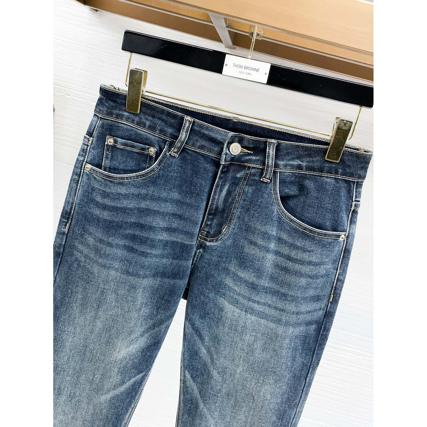 <p>D&amp;G&nbsp;高品质牛仔裤(藍)</p>