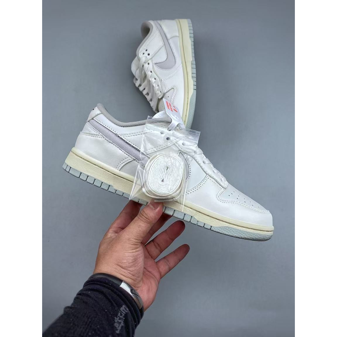 <p>Nike SB Dunk Low SB低帮休闲板鞋(白)</p>