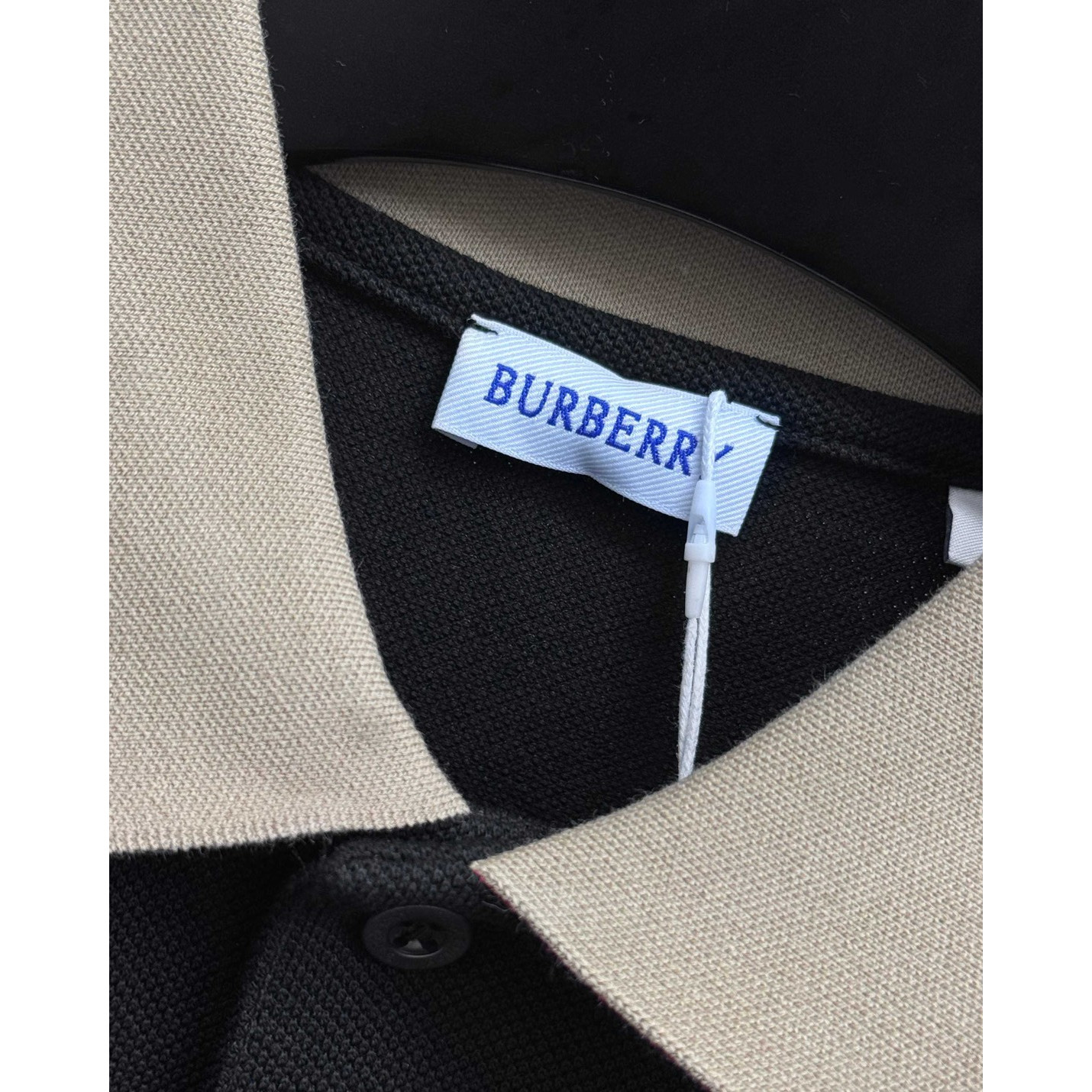 <p>BURBERRY 短袖翻领polo衫(黑)</p>
