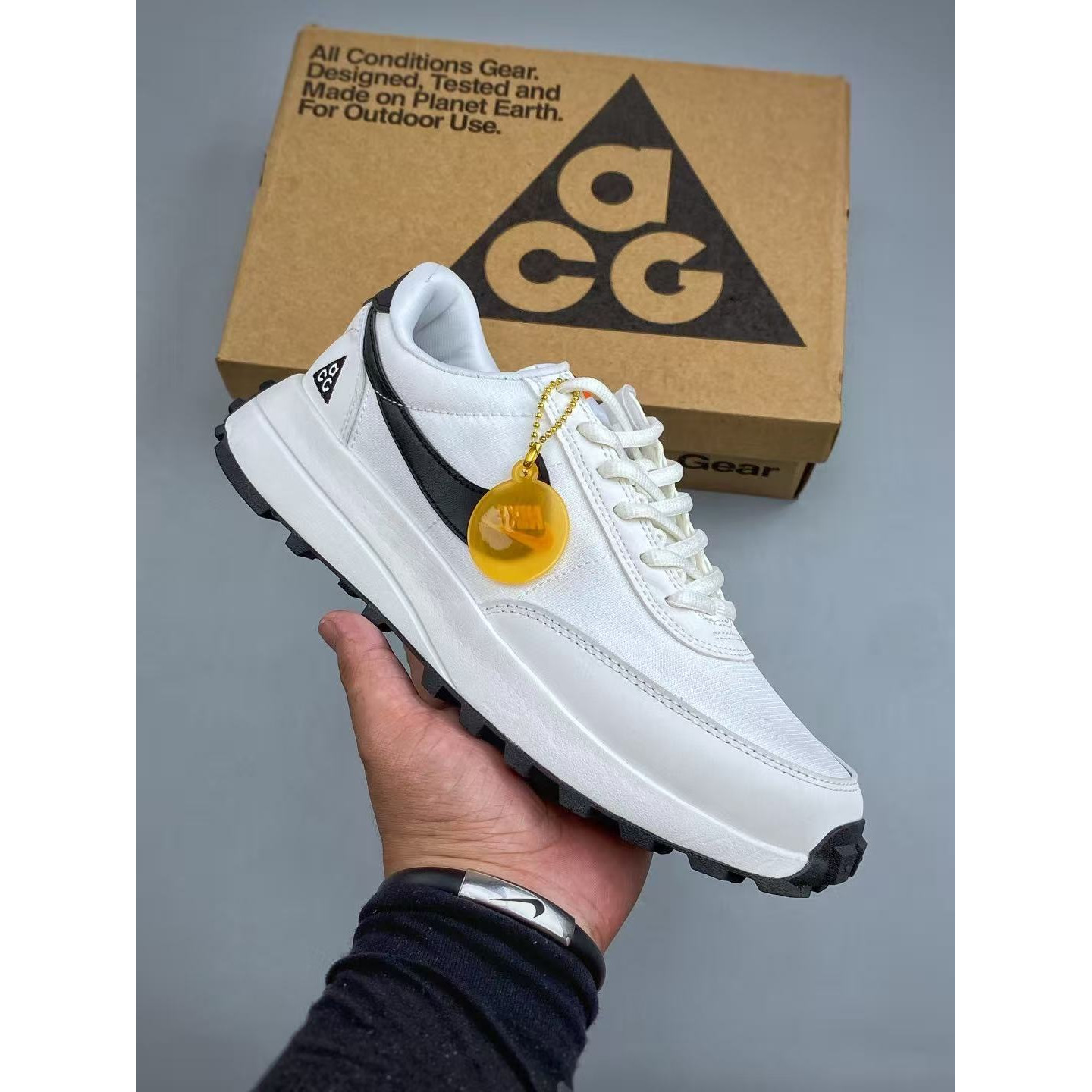 <p>Nike ACG LDV&nbsp; 越野跑鞋</p>