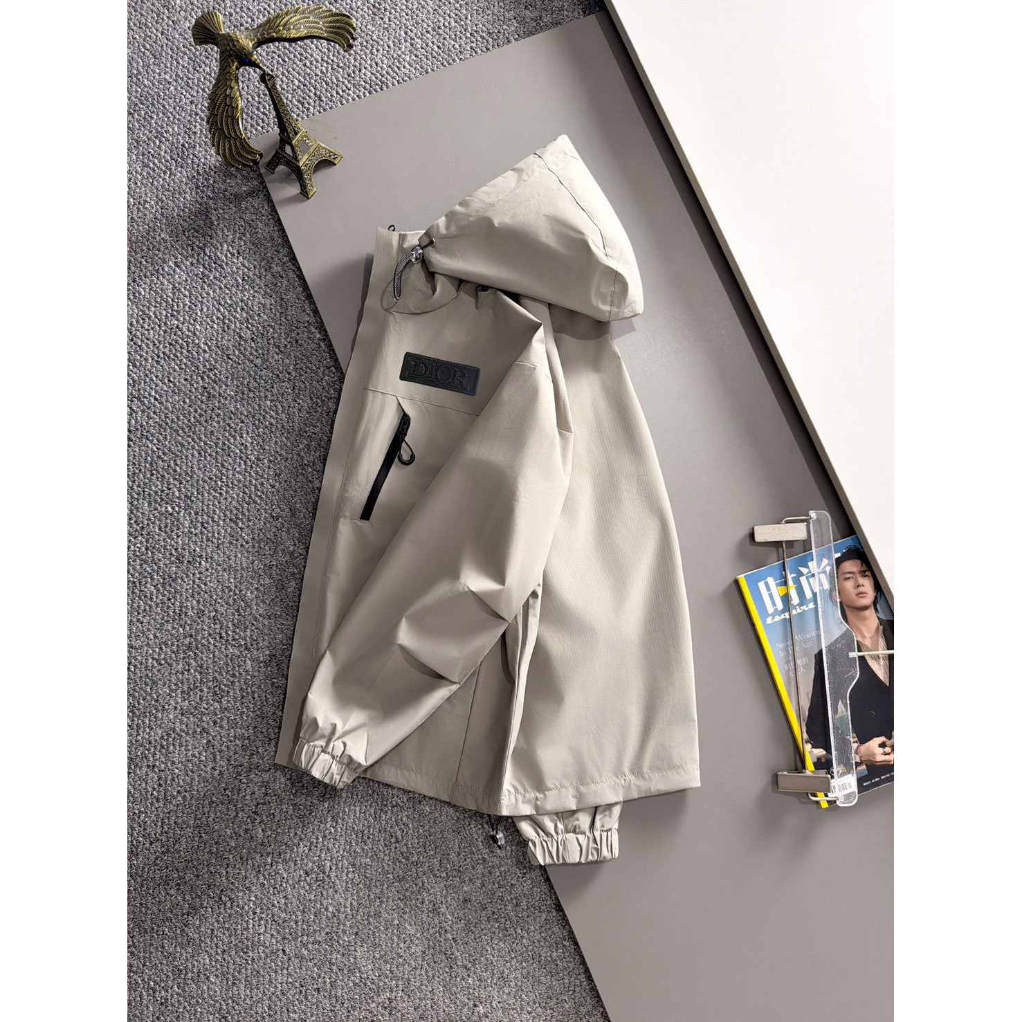 <p>DIOR&nbsp;最新款拉链风衣冲锋衣防水夹克外套</p>