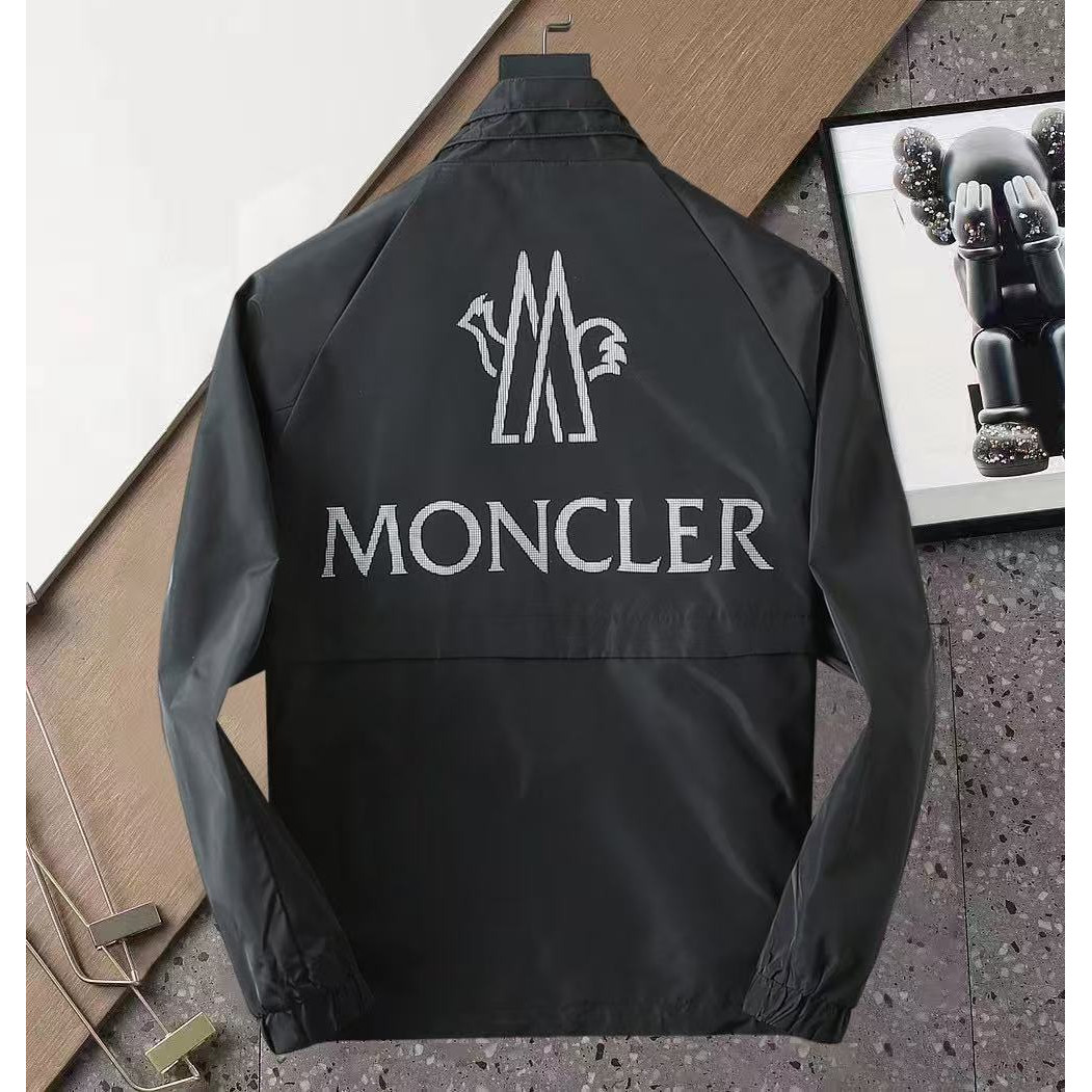 <p>MONCLER 男士夹克外套(800873)</p>