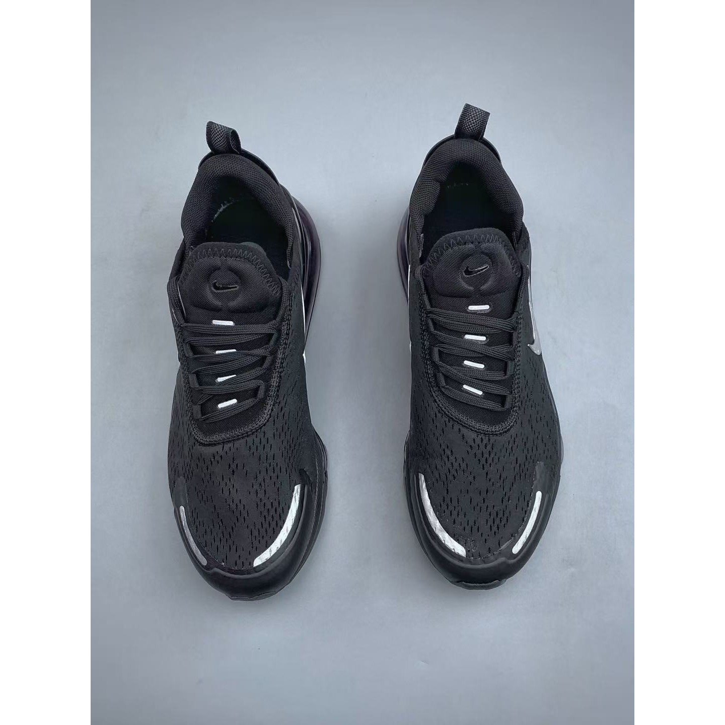 <p>Nike AIR MAX 气垫休闲跑鞋(黑)</p>