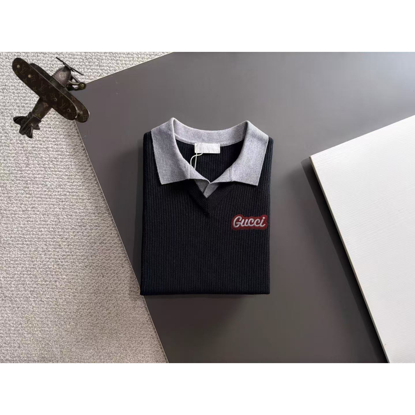 <p>GUCCI 秋冬官网最新毛衣(黑)</p>