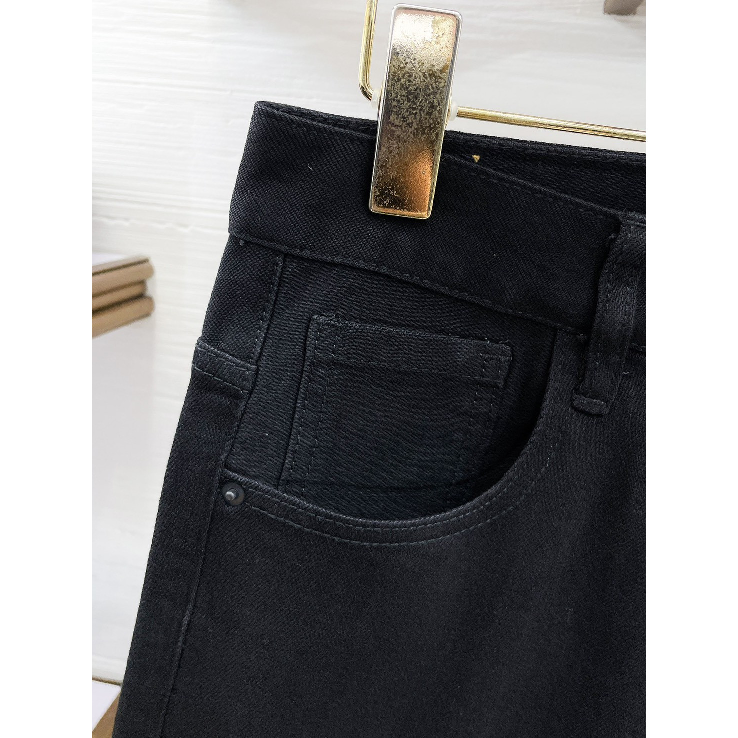 <p>D&amp;G&nbsp;高品质牛仔裤(黑)</p>