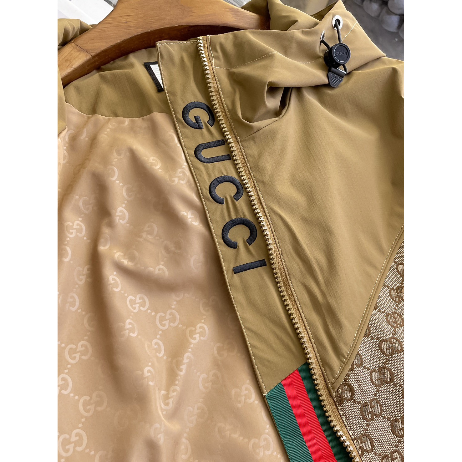 <p>GUCCI&nbsp;男士夹克外套(卡其)</p>