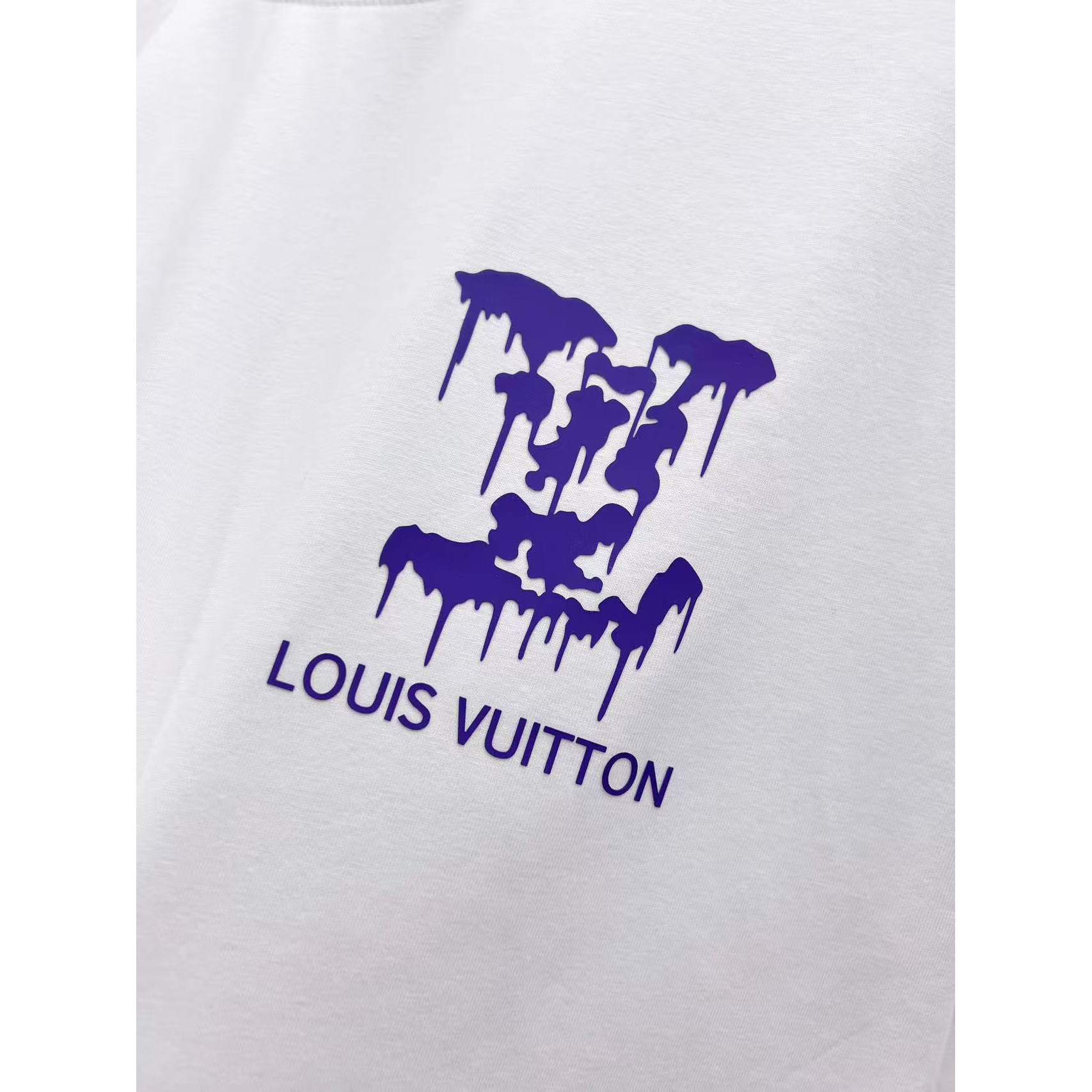 <p>LV 短袖圆领T恤(白)</p>