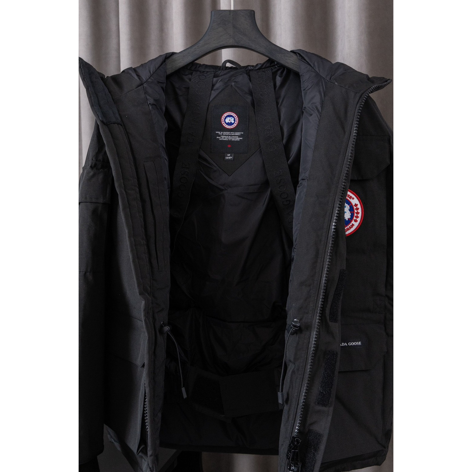 <p>Canada Goose 顶级狼毛Expedition 08款 4660M 远征派克羽绒服(黑色)</p>