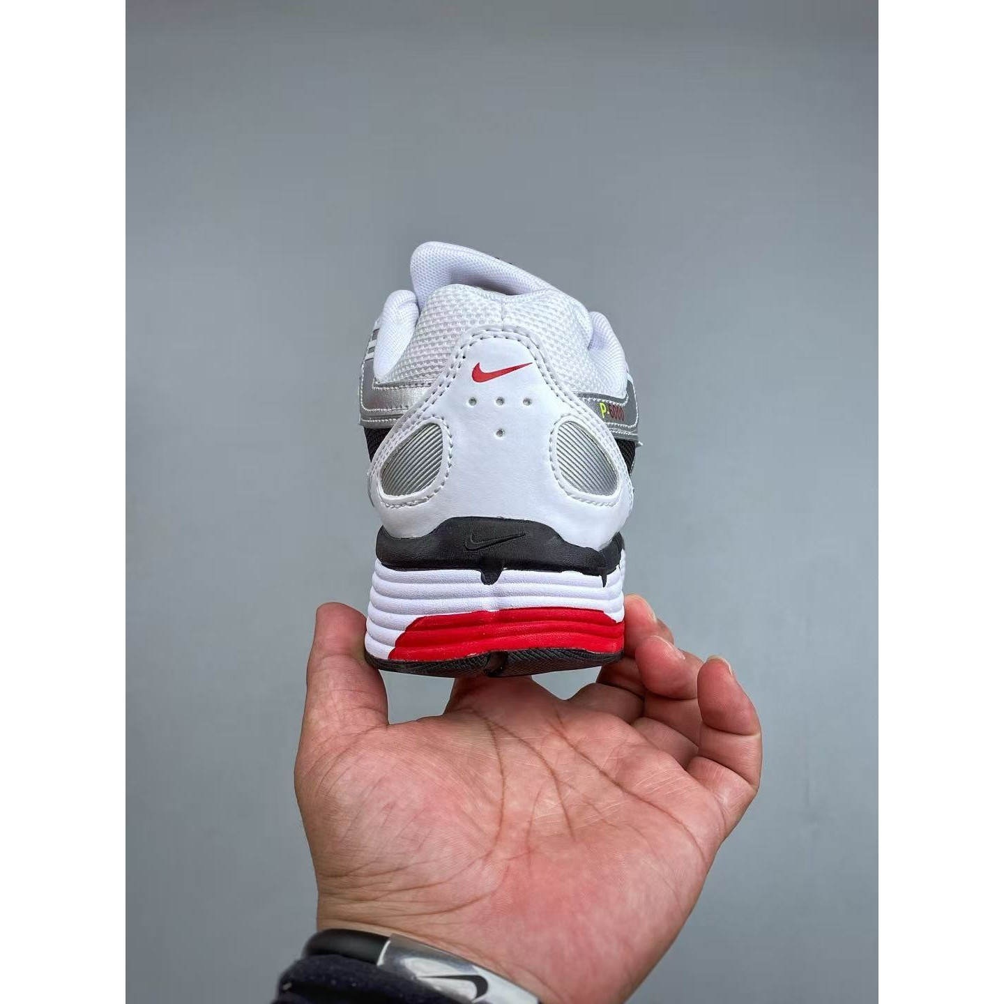 <p>Nike P-6000 &nbsp;复古休闲运动老爹鞋 (102)</p>