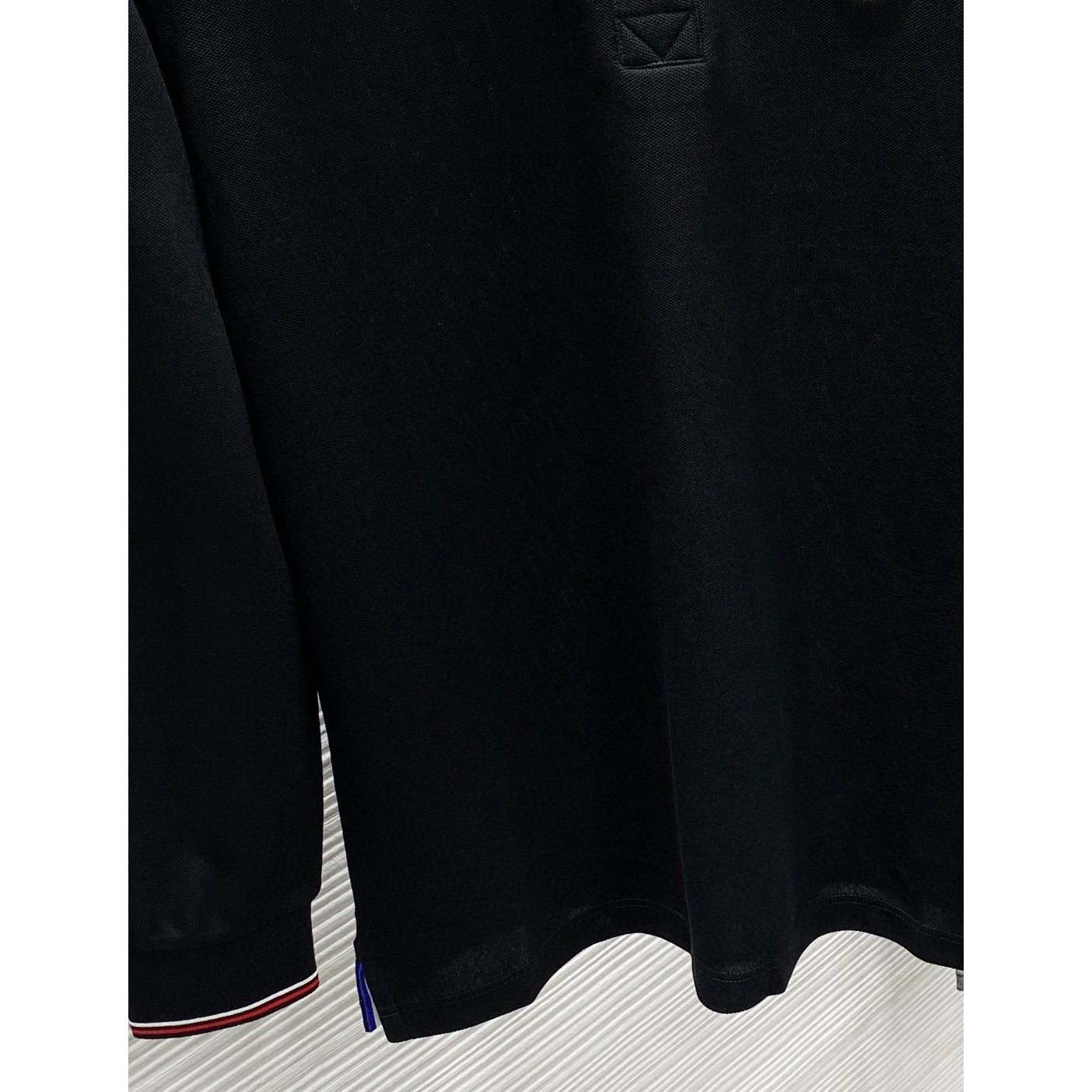 <p>MONCLER 立体徽标翻领长袖Polo衫(黑)</p>