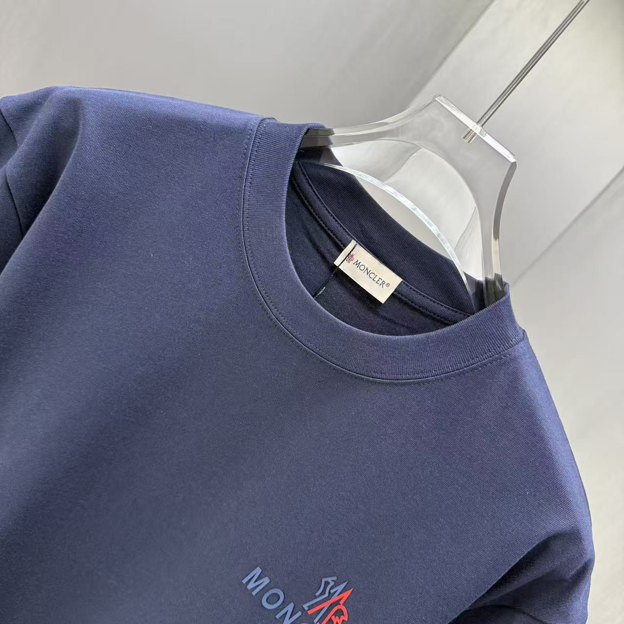 <p>Moncler 短袖T恤(黑)</p>