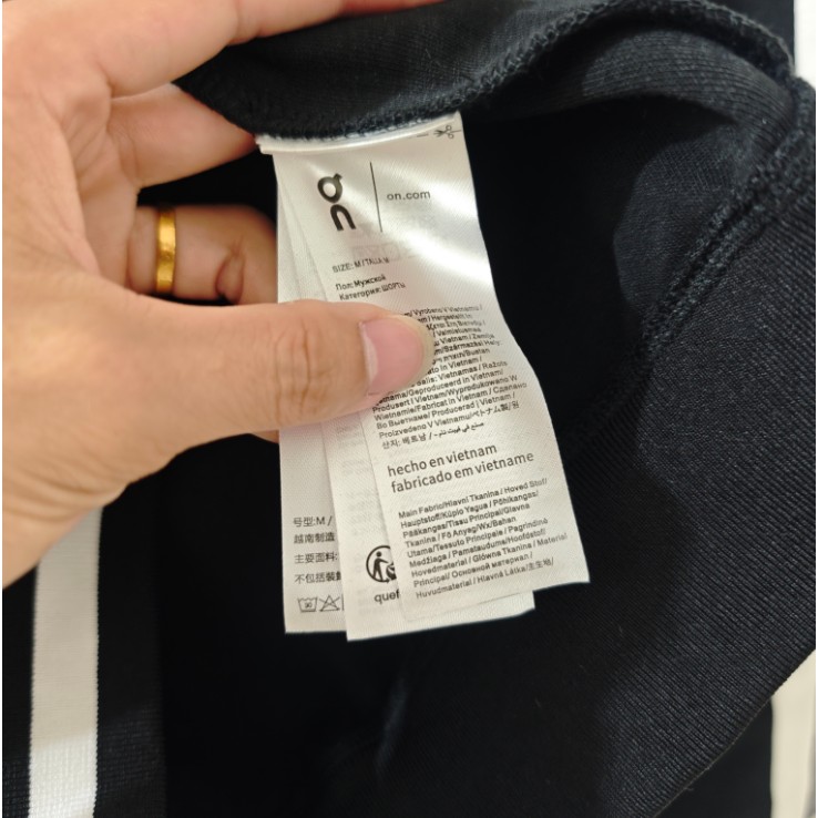 <p>On 長袖棒球服夾克外套(咖啡色)</p>