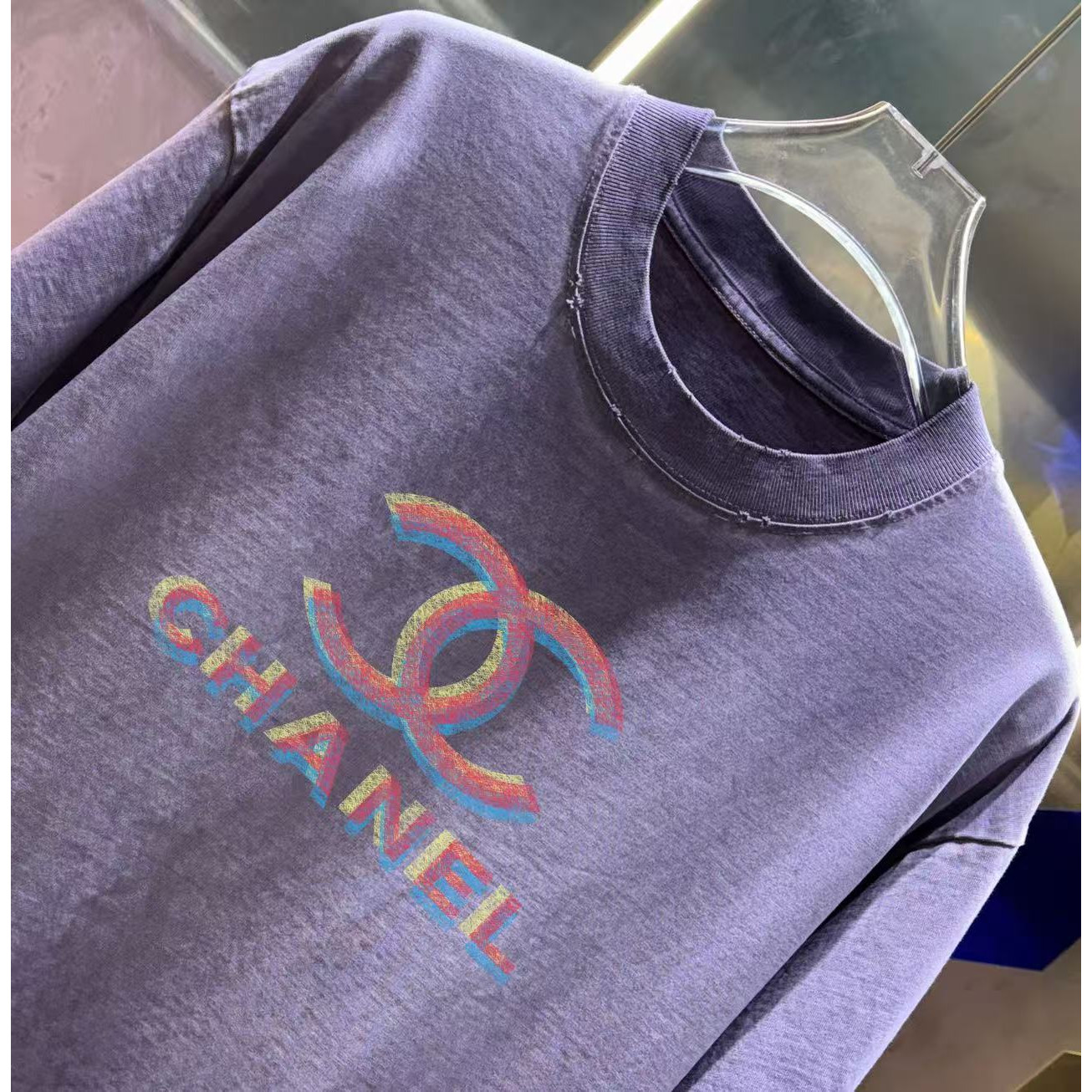 <p>CHANEL&nbsp;洗水磨破短袖T恤(洗水紫)</p>