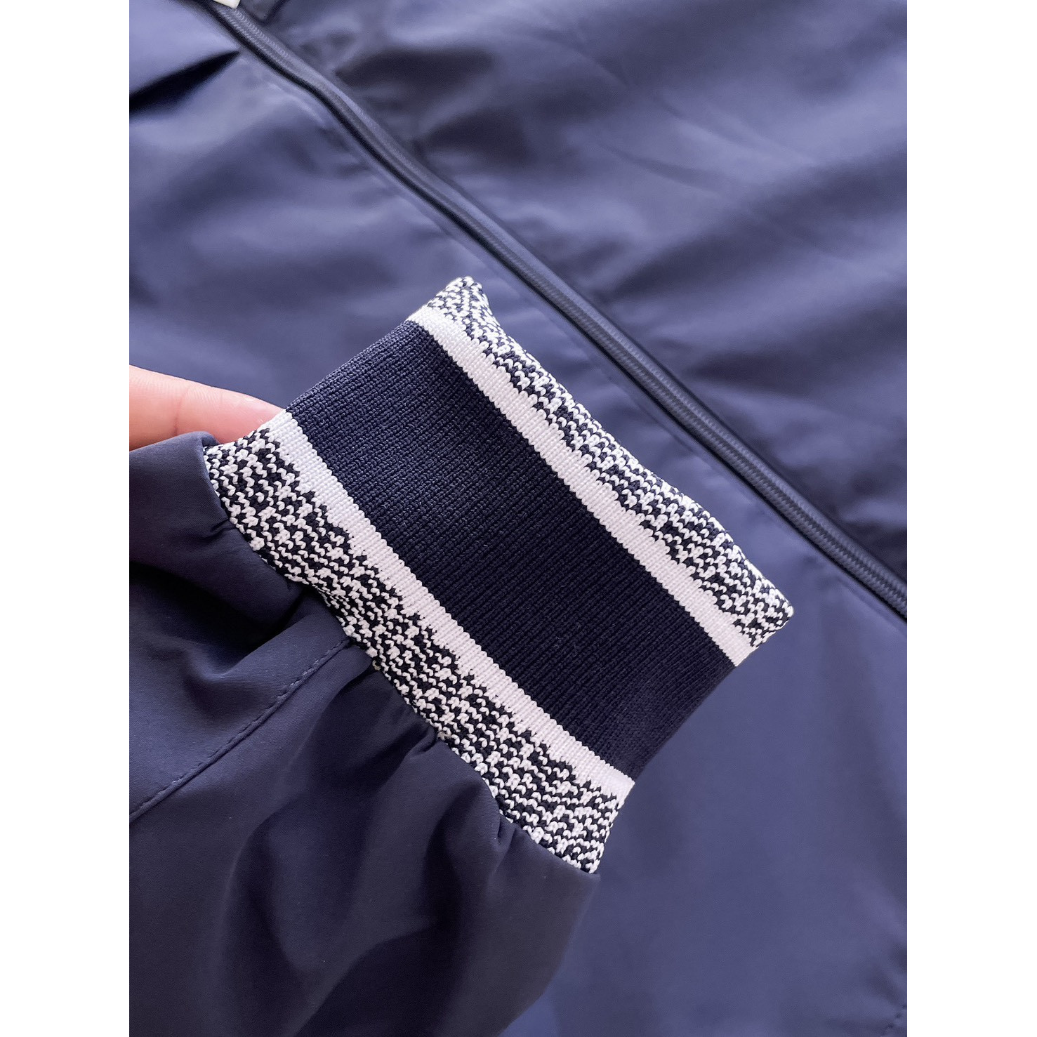 <p>DIOR 男士夹克外套(藏青)</p>