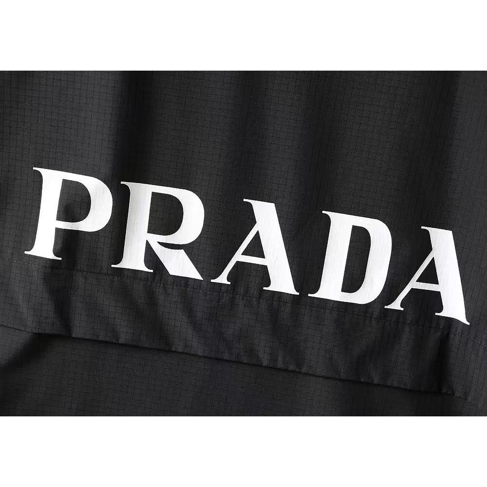 <p>PRADA&nbsp;男士夹克外套(800871)</p>