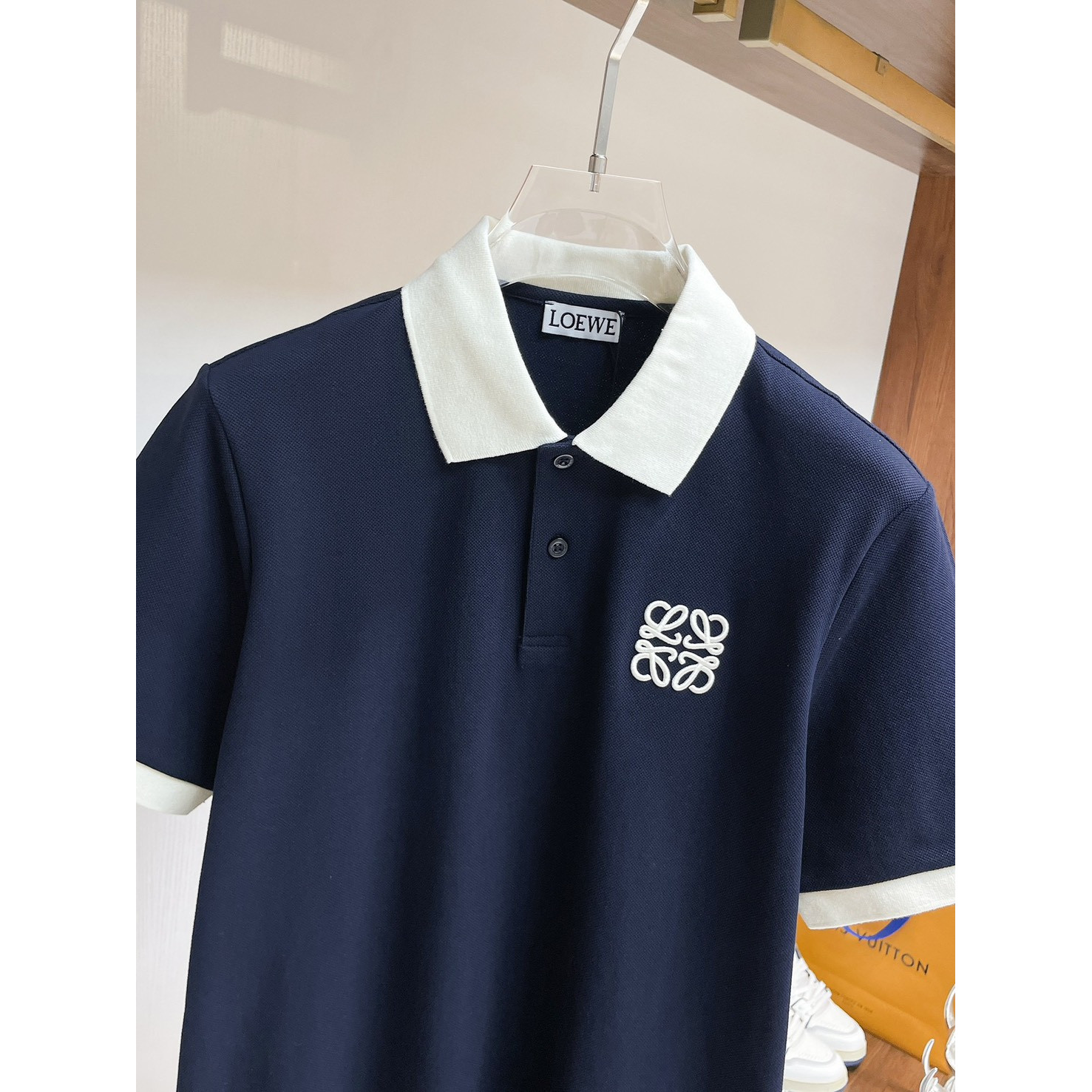 <p>LOEWE&nbsp;短袖翻领polo衫(藏青)</p>