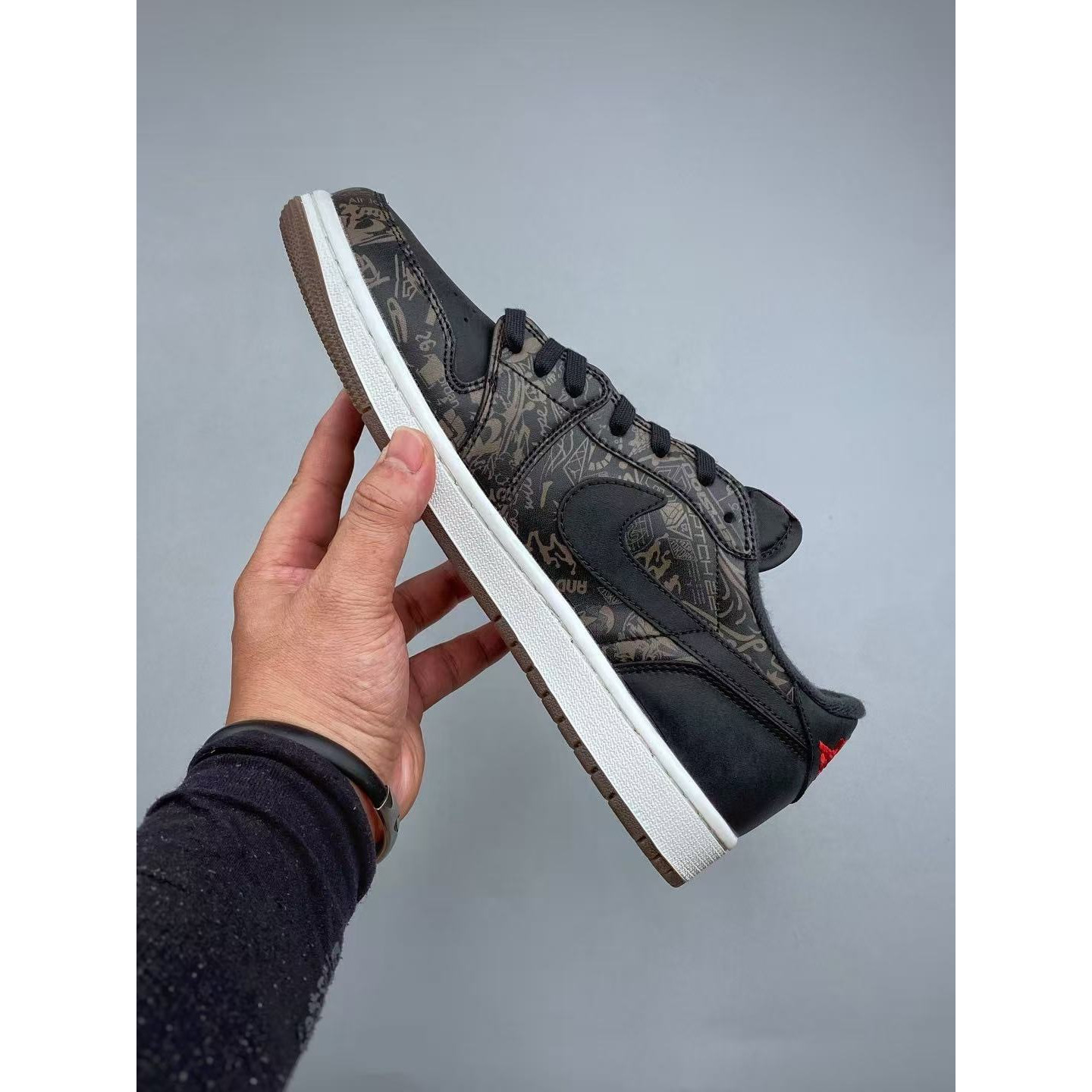 <p>Nike AIR JORDAN 1LOW G &nbsp;AJ1 休闲板鞋(黑)</p>