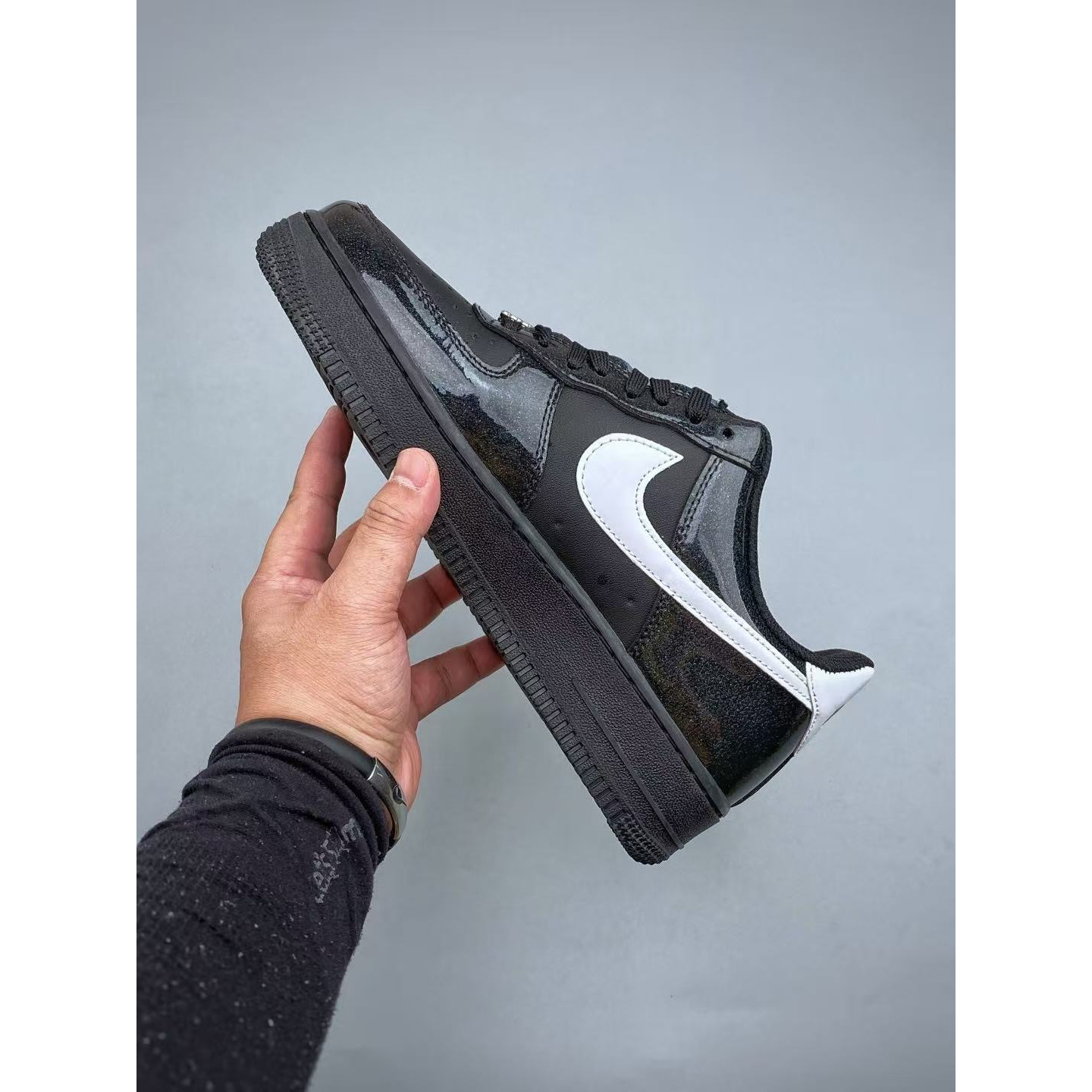 <p>NIKE AIR FORCE 1 LOW 休闲鞋(黑)&nbsp;</p>