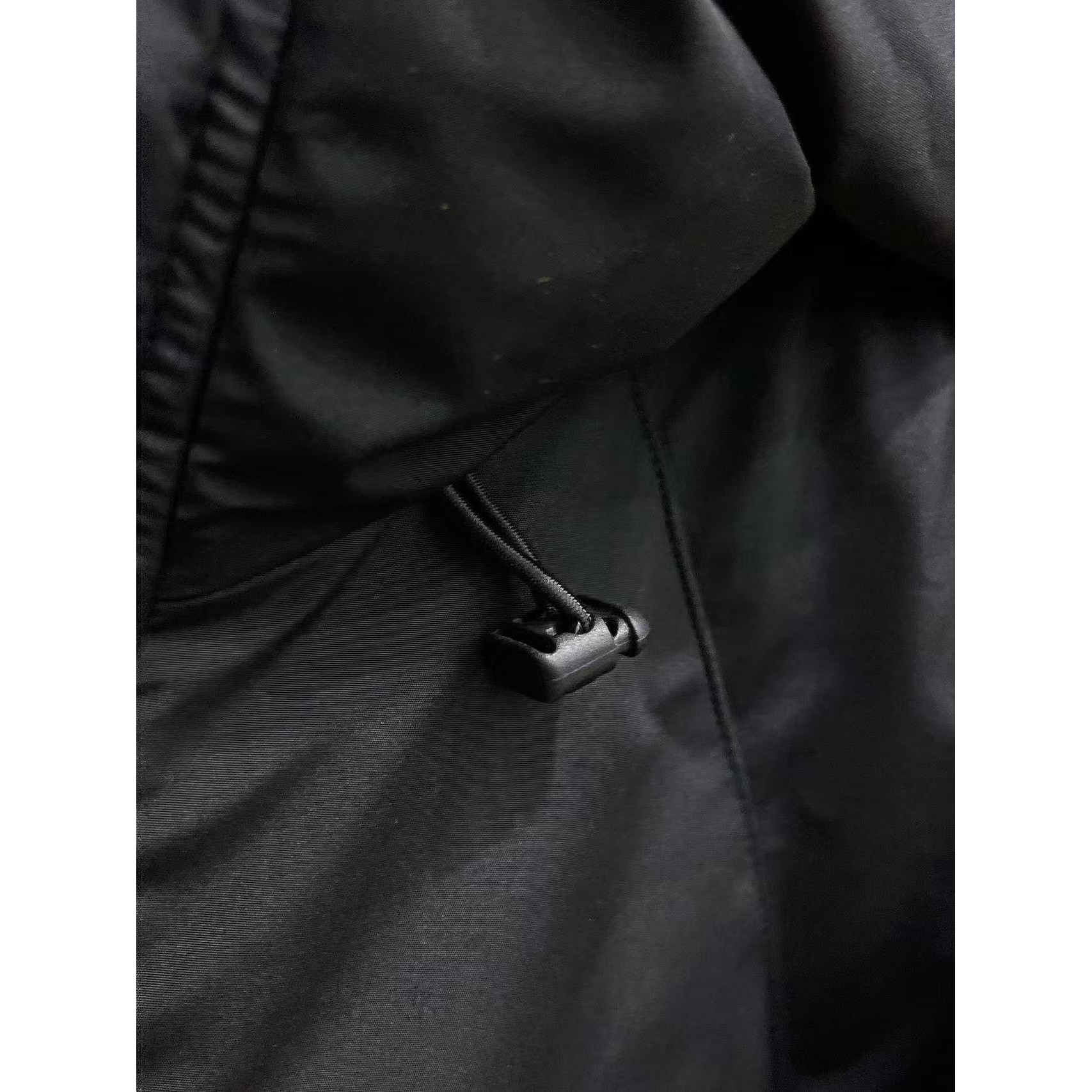 <p>Arc'teryx 秋冬新款羽绒服(黑)</p>