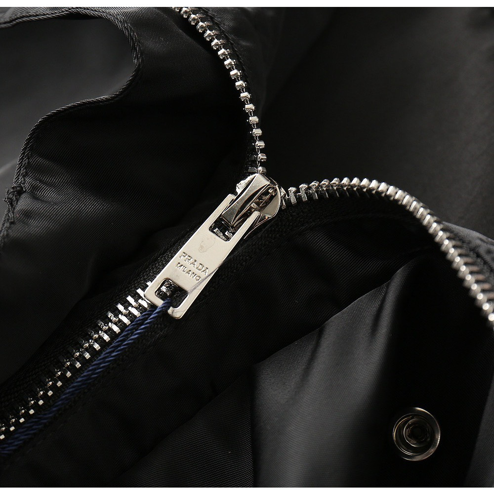 <p>Prada 新款男士夹克外套</p>