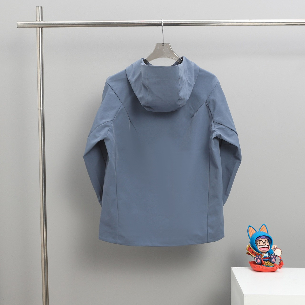 <p>Kolon Sport OT单拉链连帽冲锋衣(藍)</p>