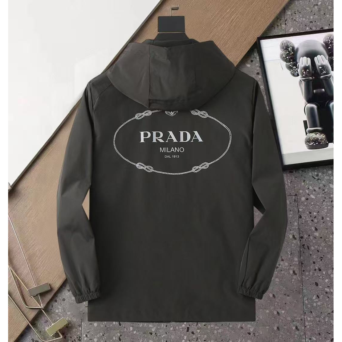 <p>PRADA 男士夹克外套(黑)</p>