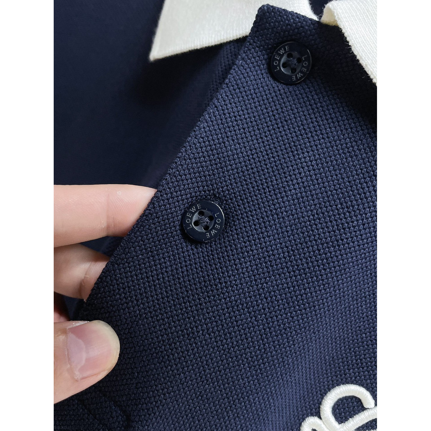 <p>LOEWE&nbsp;短袖翻领polo衫(藏青)</p>