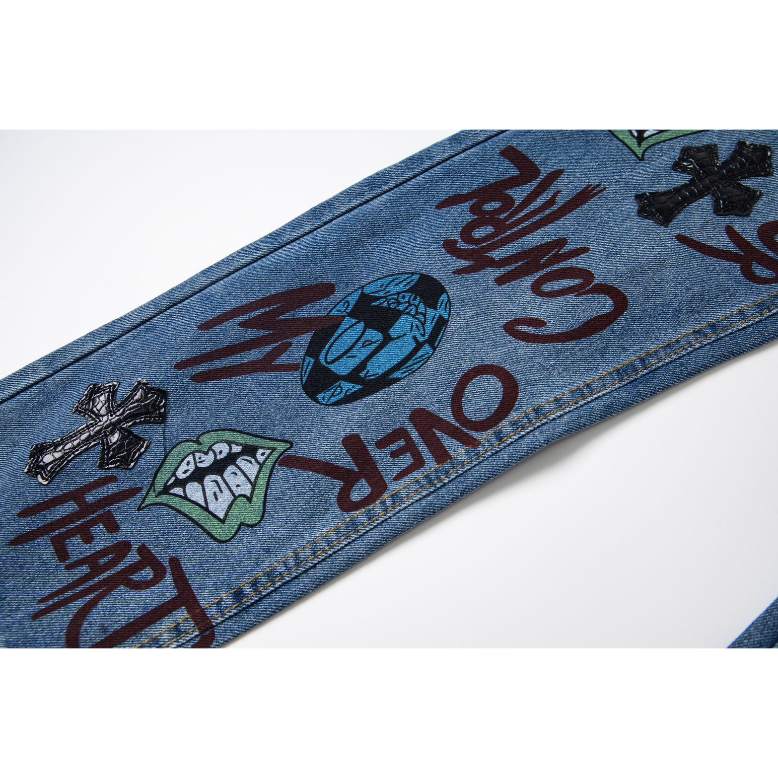<p>CHROME HEARTS 黑皮经典水洗牛仔裤(1760#)</p>