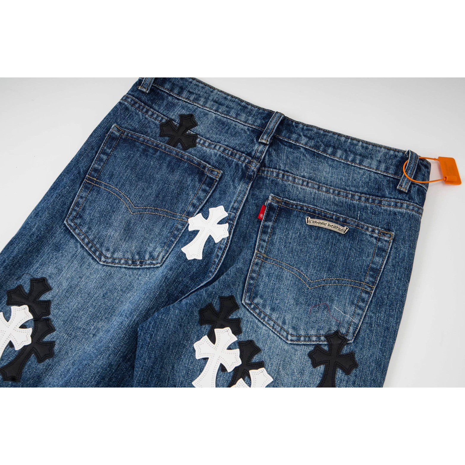 <p>CHROME HEARTS 蓝裤黑白多皮牛仔裤(1790#)</p>