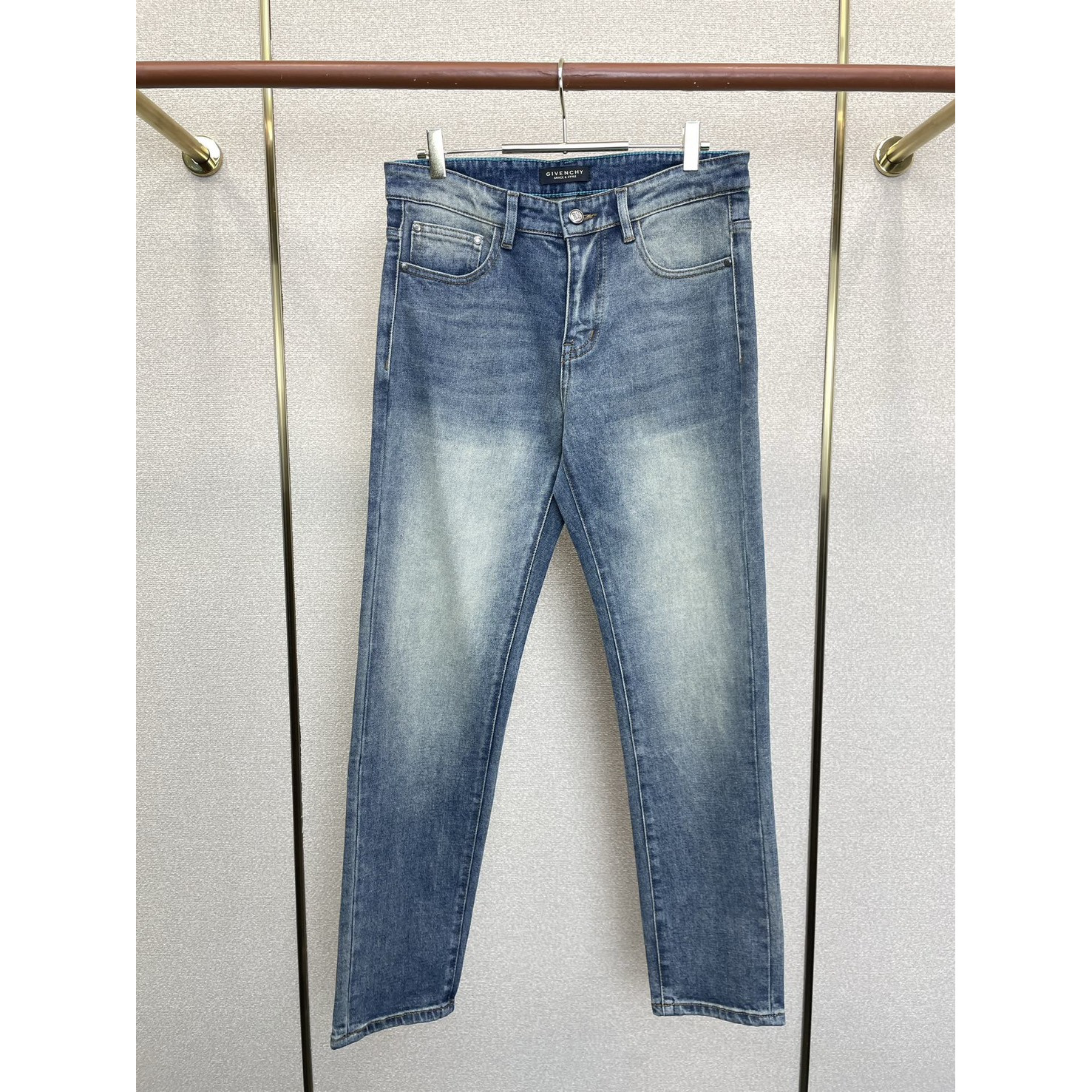 <p>GIVENCHY 休闲牛仔裤</p>