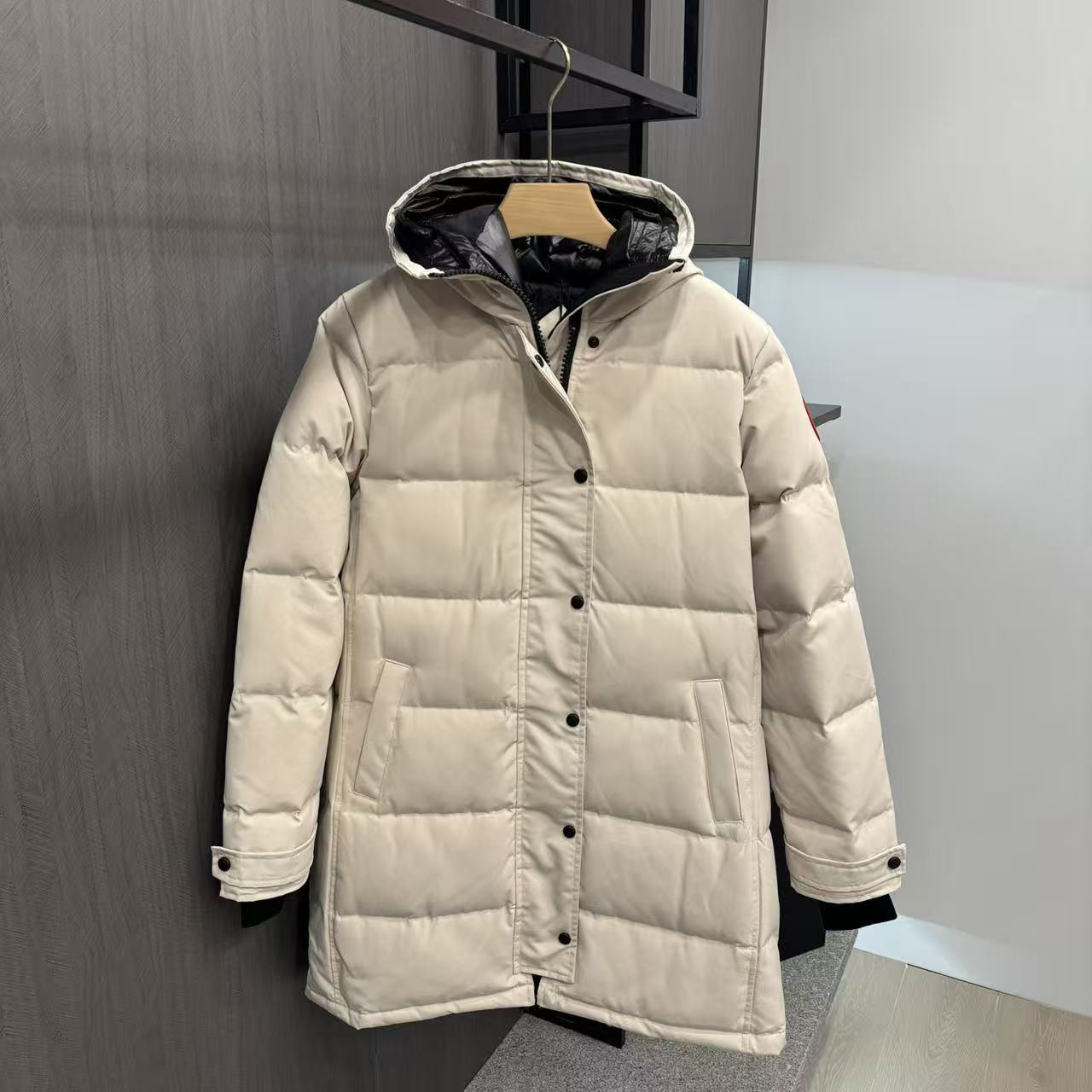 <p>Canada Goose Shelburn*派克大衣羽绒服(卡其)</p>
