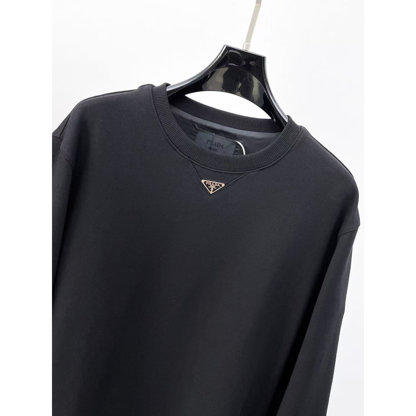 <p>PRADA 圆领卫衣(黑)</p>