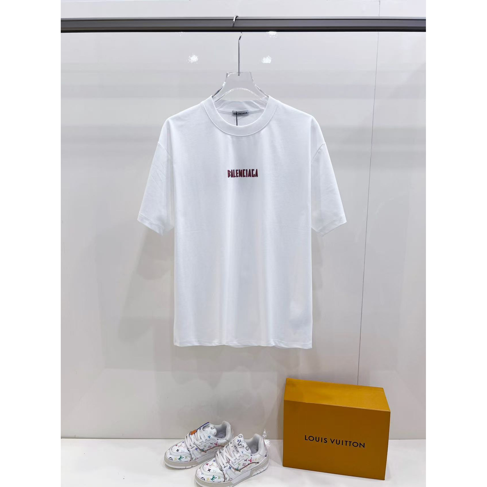 <p>Balenciaga&nbsp;圓領短袖T恤(白)</p>