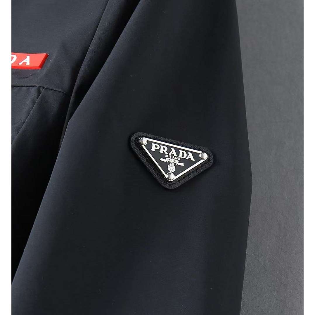 <p>PRADA&nbsp;男士夹克外套(800842)</p>
