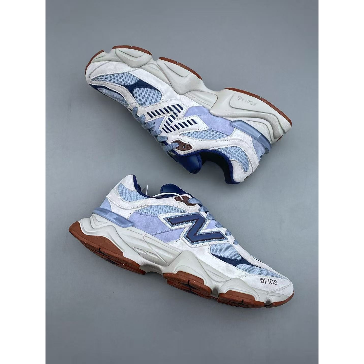 <p>New Balance NB9060 复古休闲运动鞋</p>