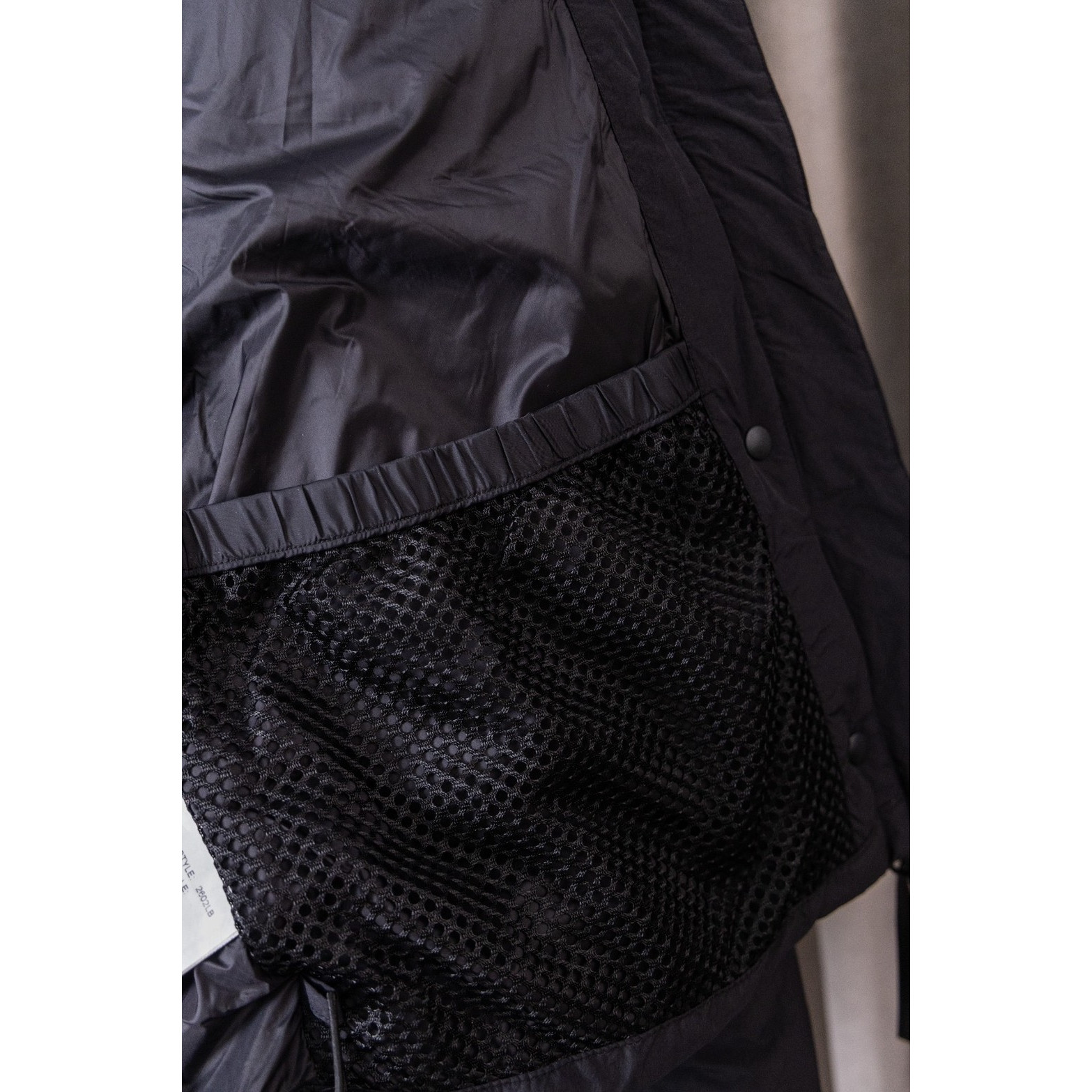 <p>Canada Goose Junction 黑标短款羽绒服(欧阳娜娜同款)(黑色)</p>
