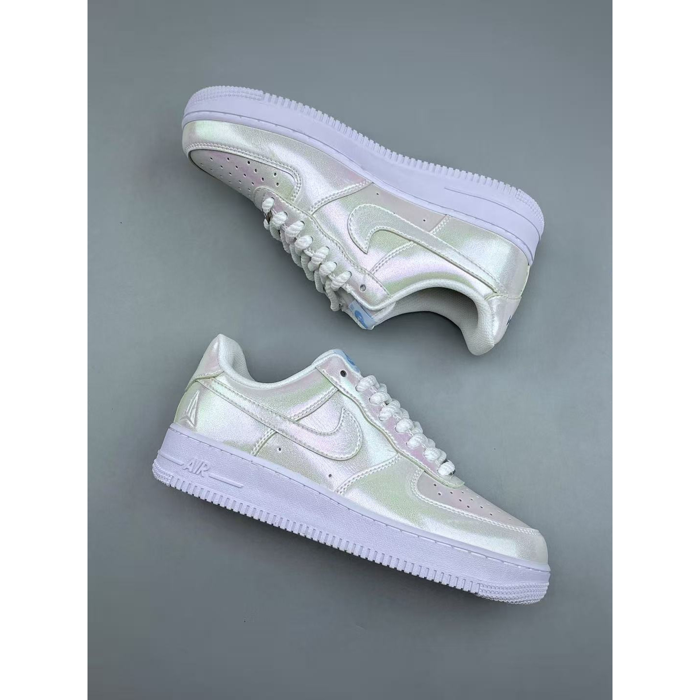 <p>Nike Air Force1 07 low &nbsp;联名款</p>