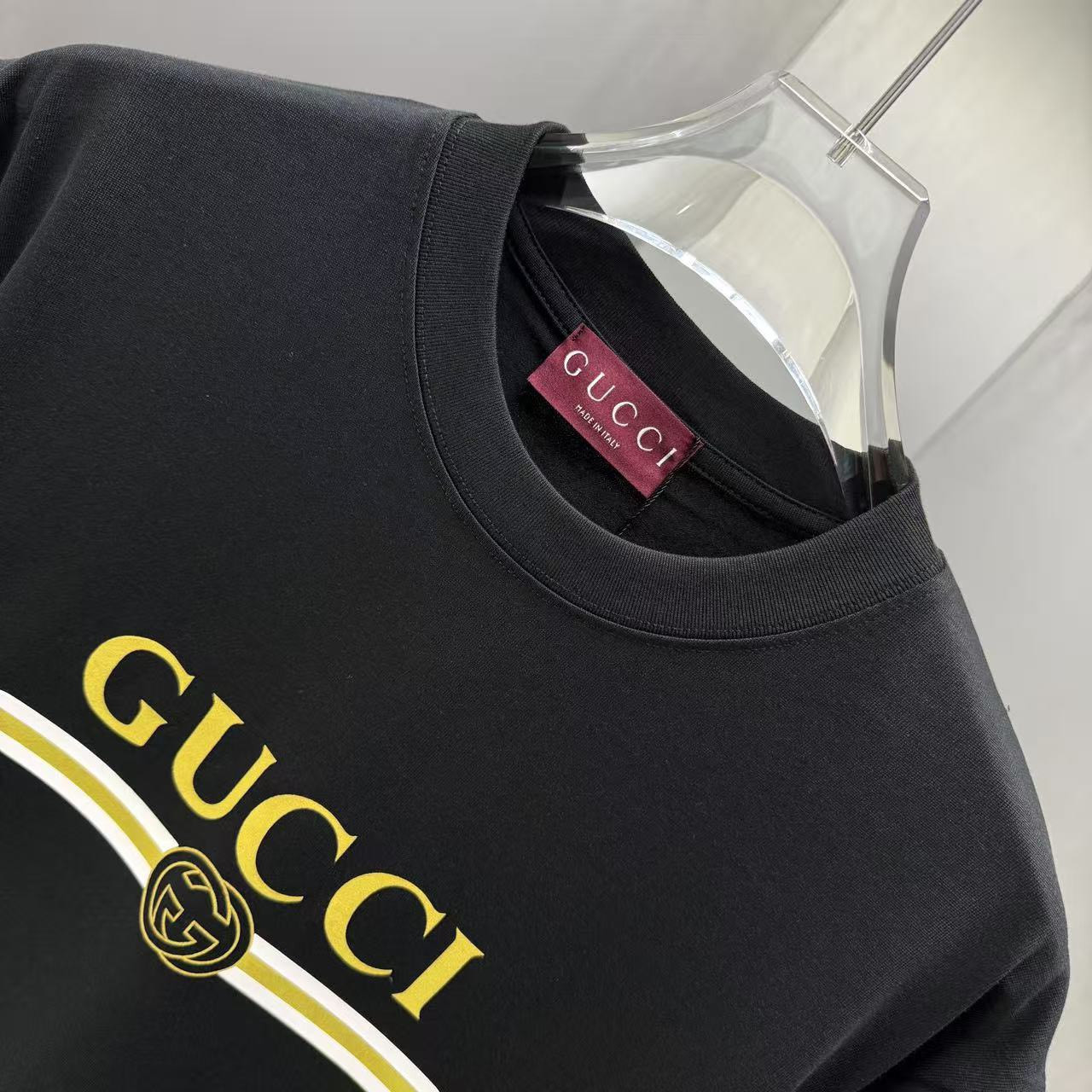 <p>GUCCI 短袖T恤(黑)</p>