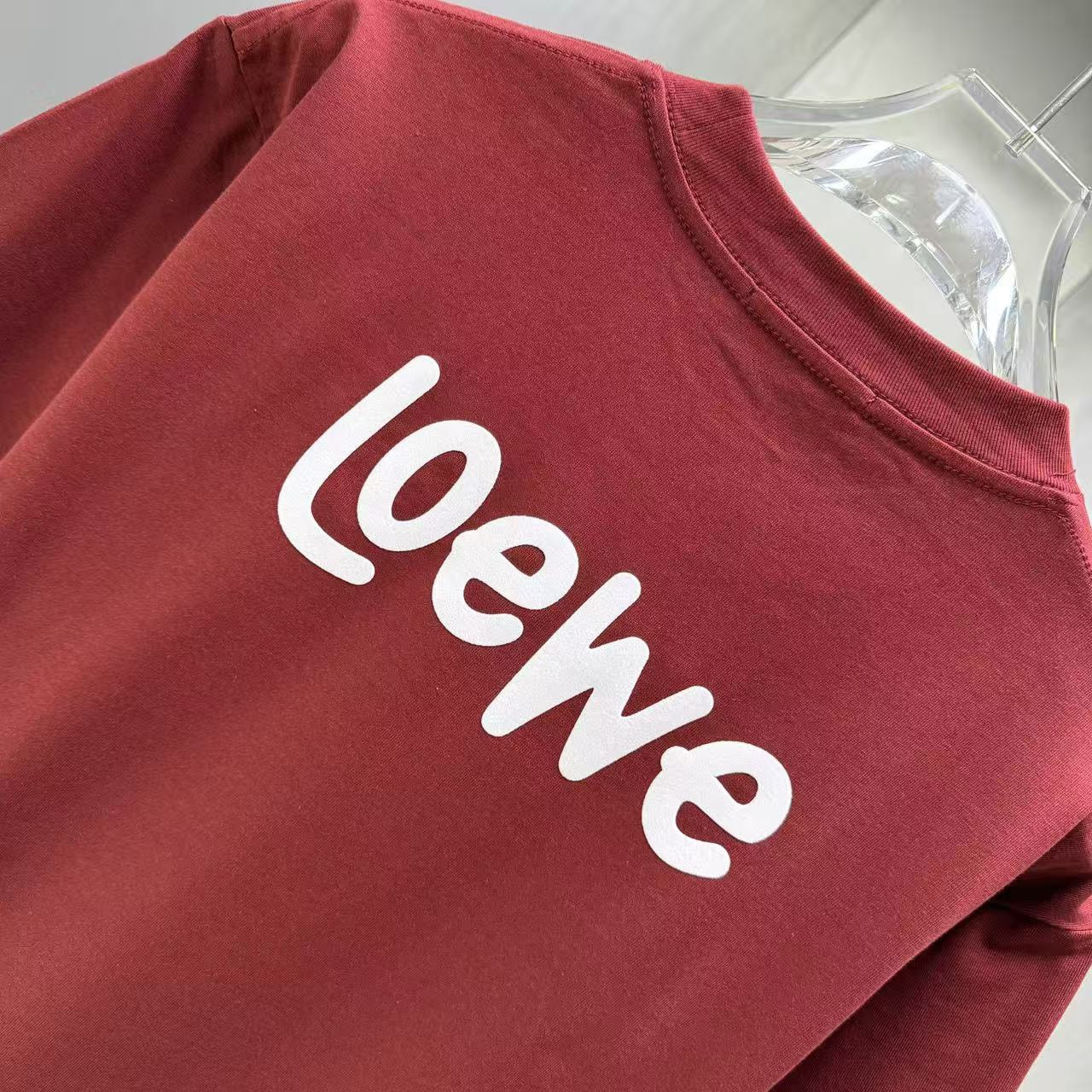 <p>Loewe 短袖T恤(深紅)</p>