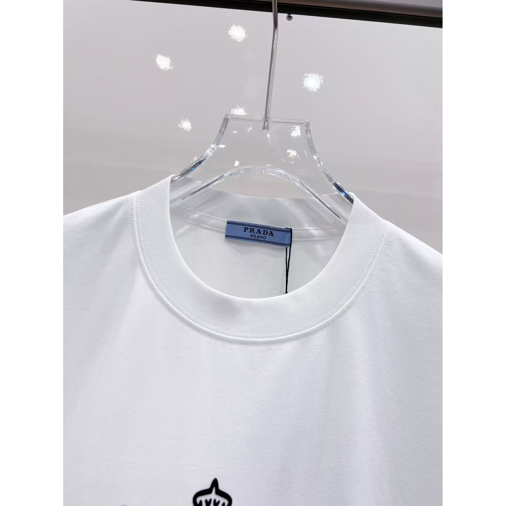 <p>PRADA 情侣休闲短袖T恤(白)</p>