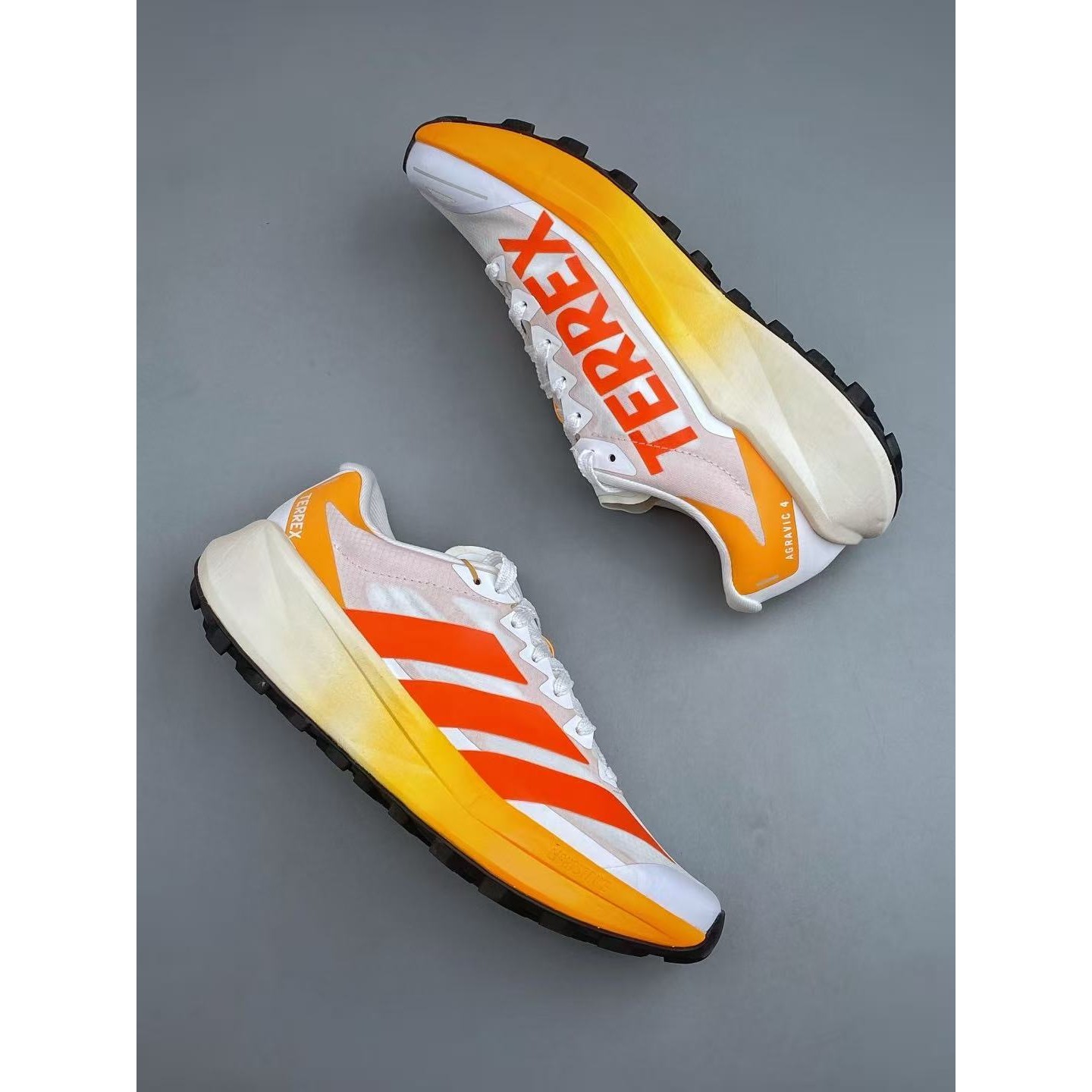 <p>adidas Terrex Agravic 4 越野跑鞋 (橘紅白)</p>