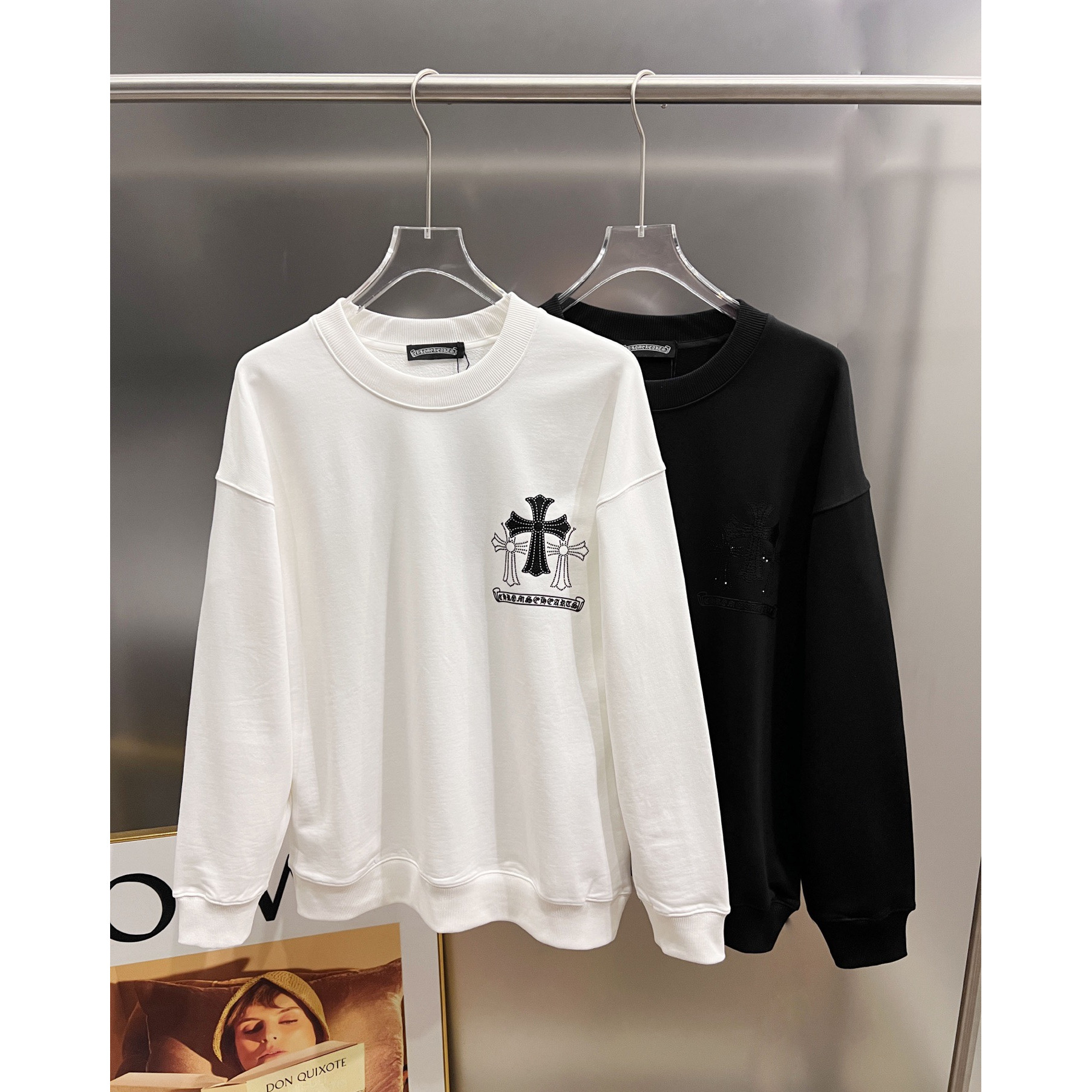 <p>CHROME HEARTS 圆领长袖卫衣(黑)</p>