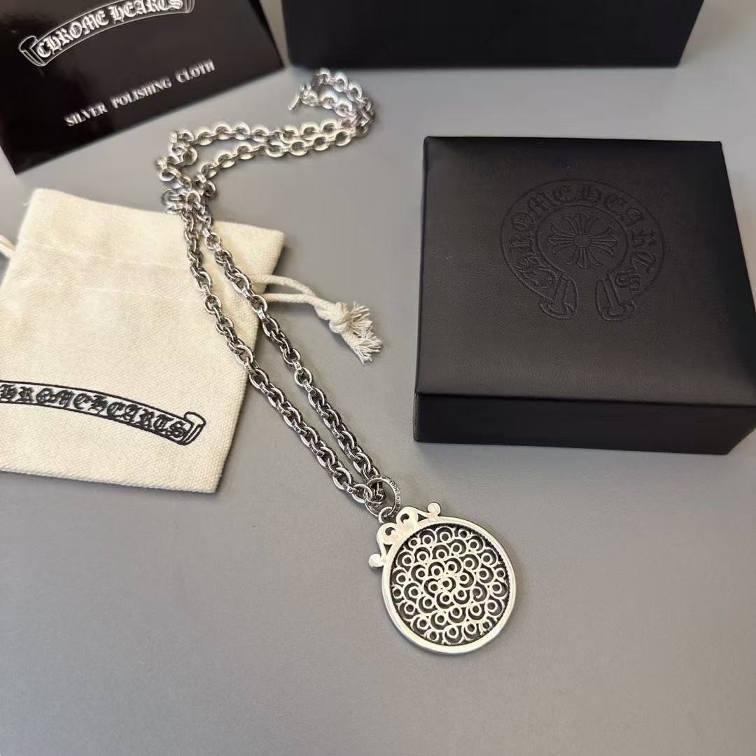<p>CHROME HEARTS&nbsp;项链</p>