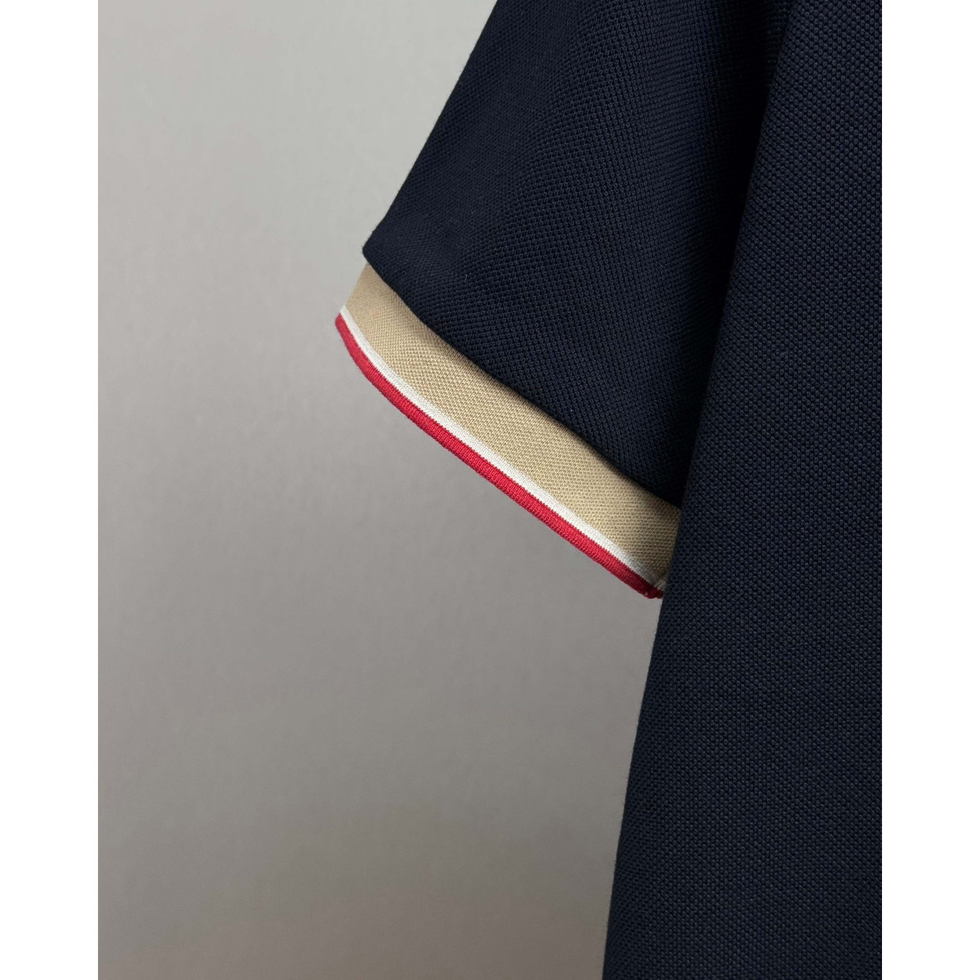 <p>BURBERRY 短袖翻领polo衫(黑)</p>