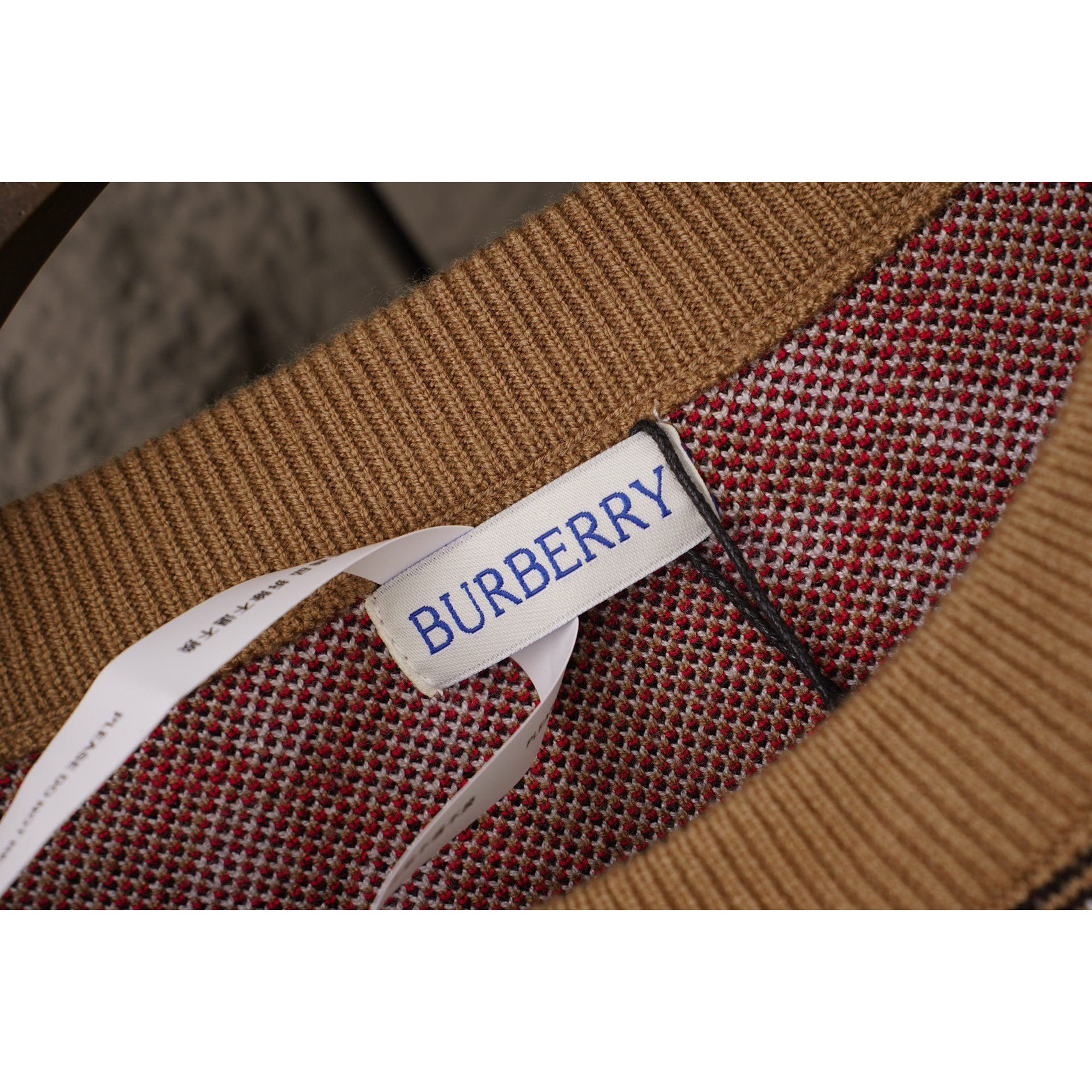 <p>Burberry 圆领针织羊毛衫(X22)</p>
