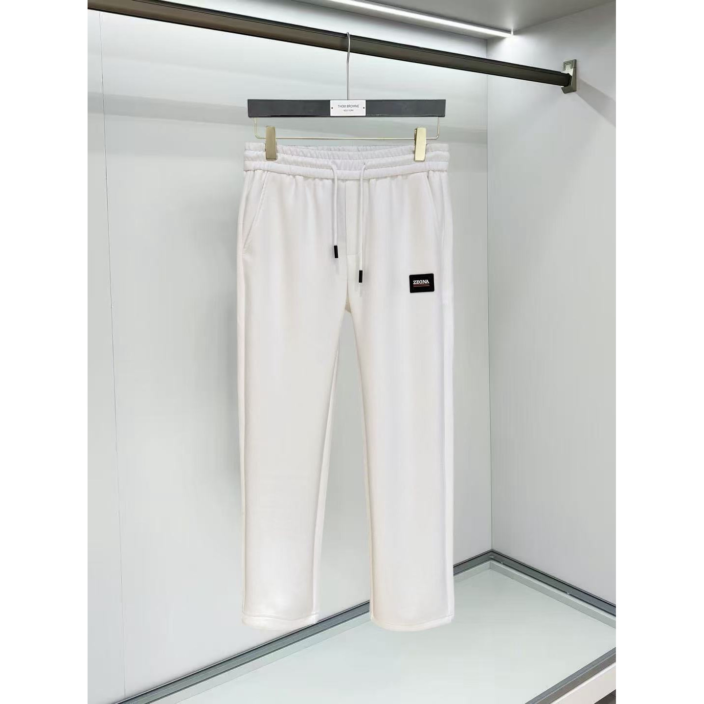<p>Ermenegildo Zegna 男士长裤(782457)</p>