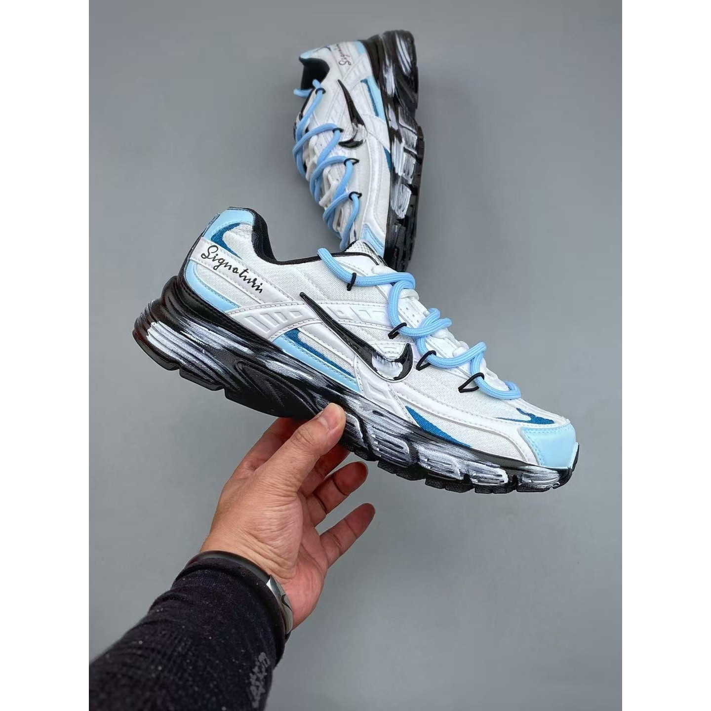 <p>NIKE INITIATOR 涂鸦复古潮流运动舒适老爹鞋 (藍)</p>