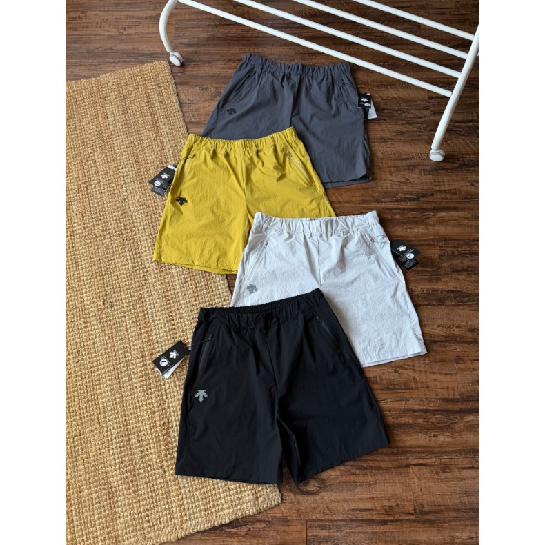 <p>DESCENTE 速乾梭織五分運動短褲</p>